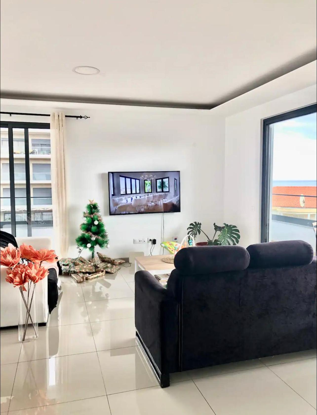 Luxury Apartment Ocean Views