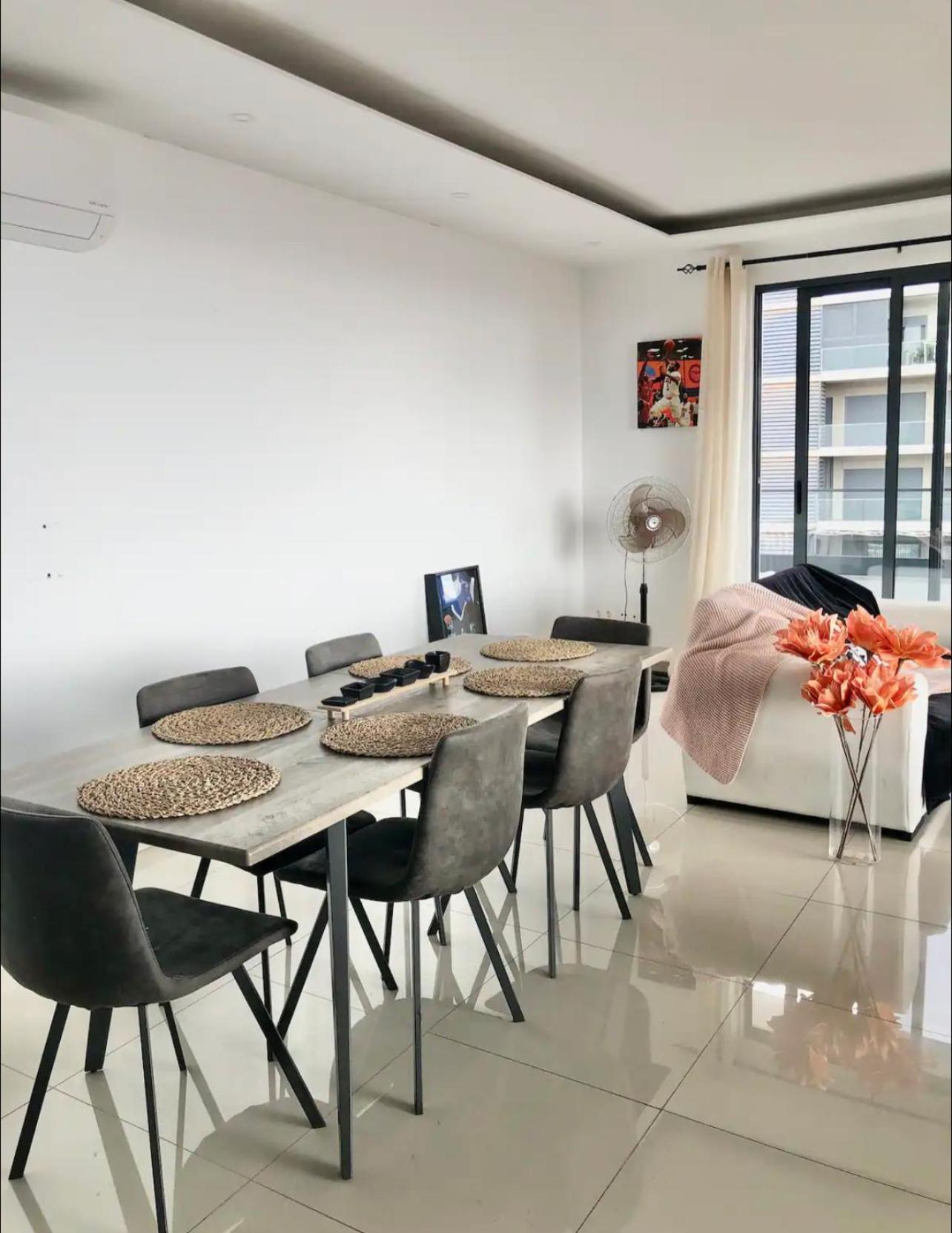 Luxury Apartment Ocean Views