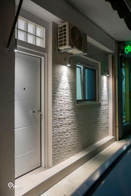 The Aqua - Stylish & Comfy Studio in Egaleo-Athens