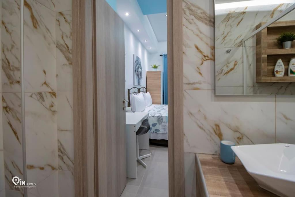 The Aqua - Stylish & Comfy Studio in Egaleo-Athens