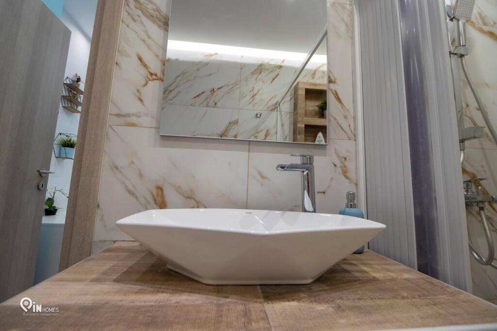The Aqua - Stylish & Comfy Studio in Egaleo-Athens