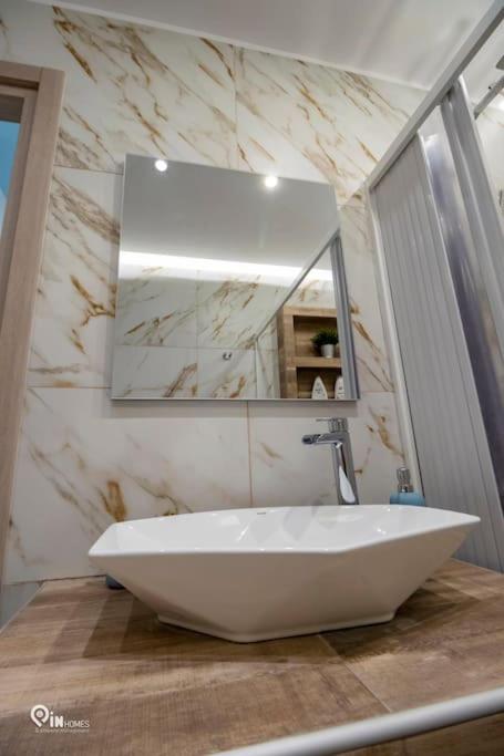 The Aqua - Stylish & Comfy Studio in Egaleo-Athens