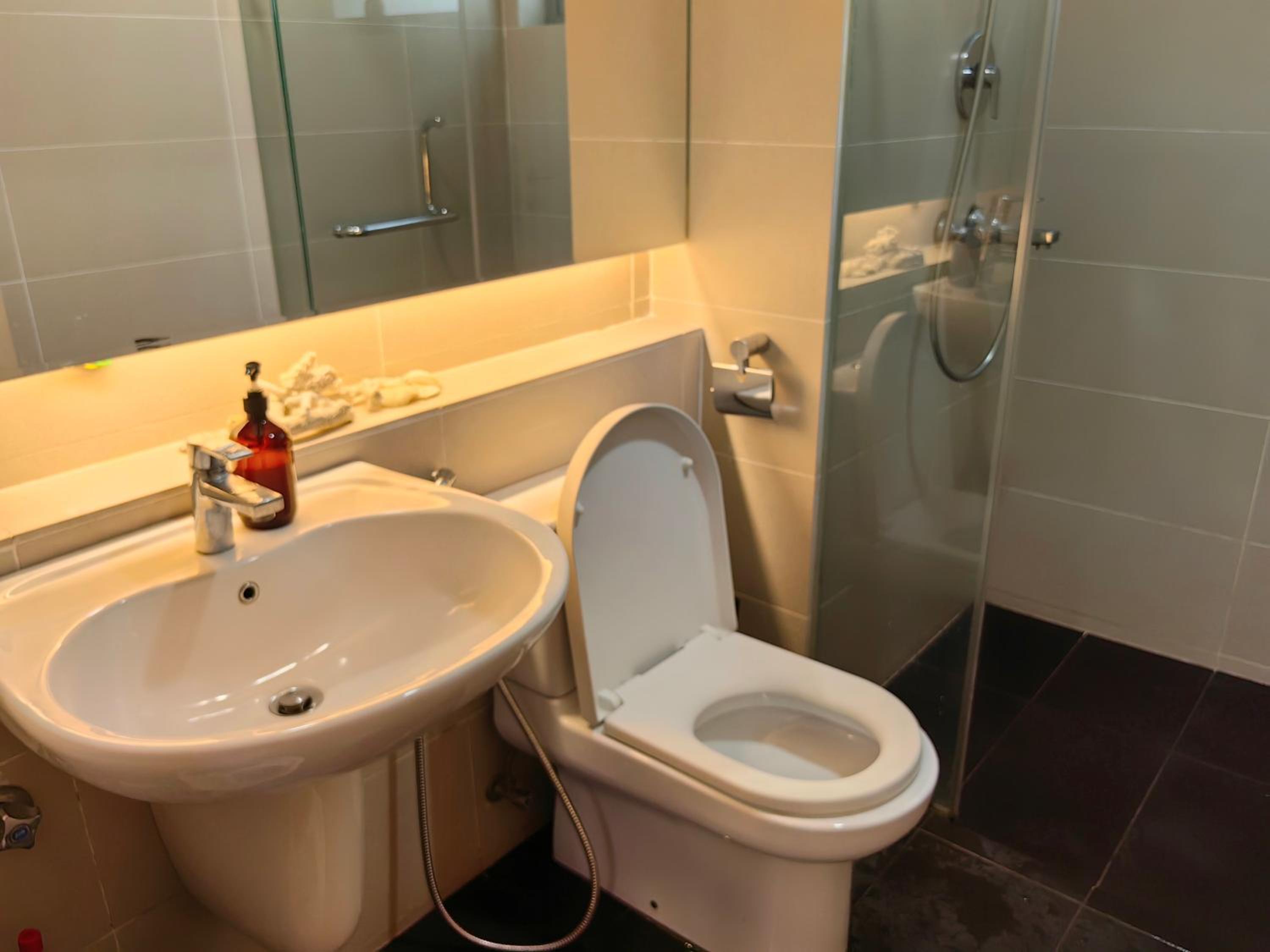 19 Suasana Bukit Ceylon KLCC Bukit Bintang 12 pax 3R2B