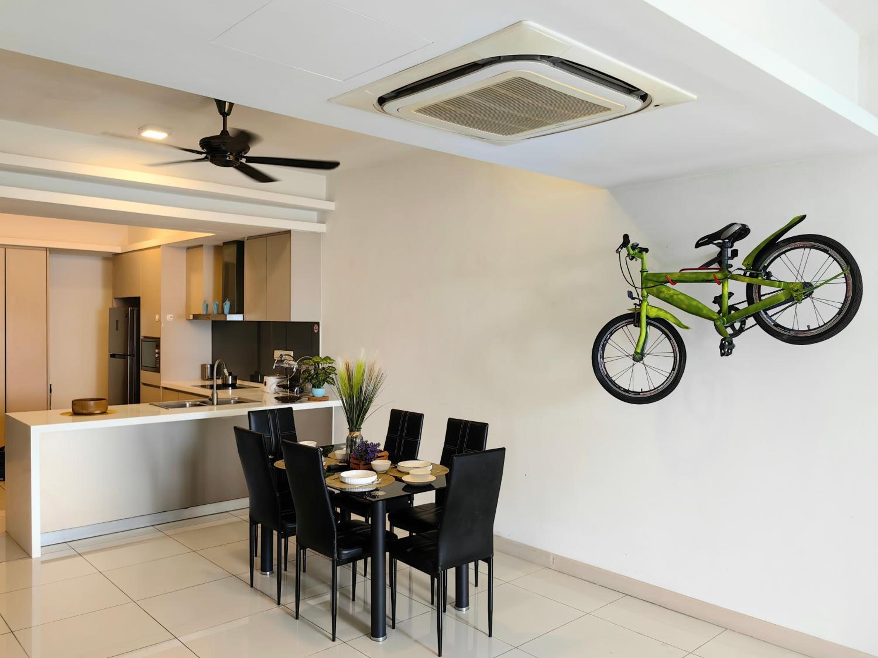 19 Suasana Bukit Ceylon KLCC Bukit Bintang 12 pax 3R2B