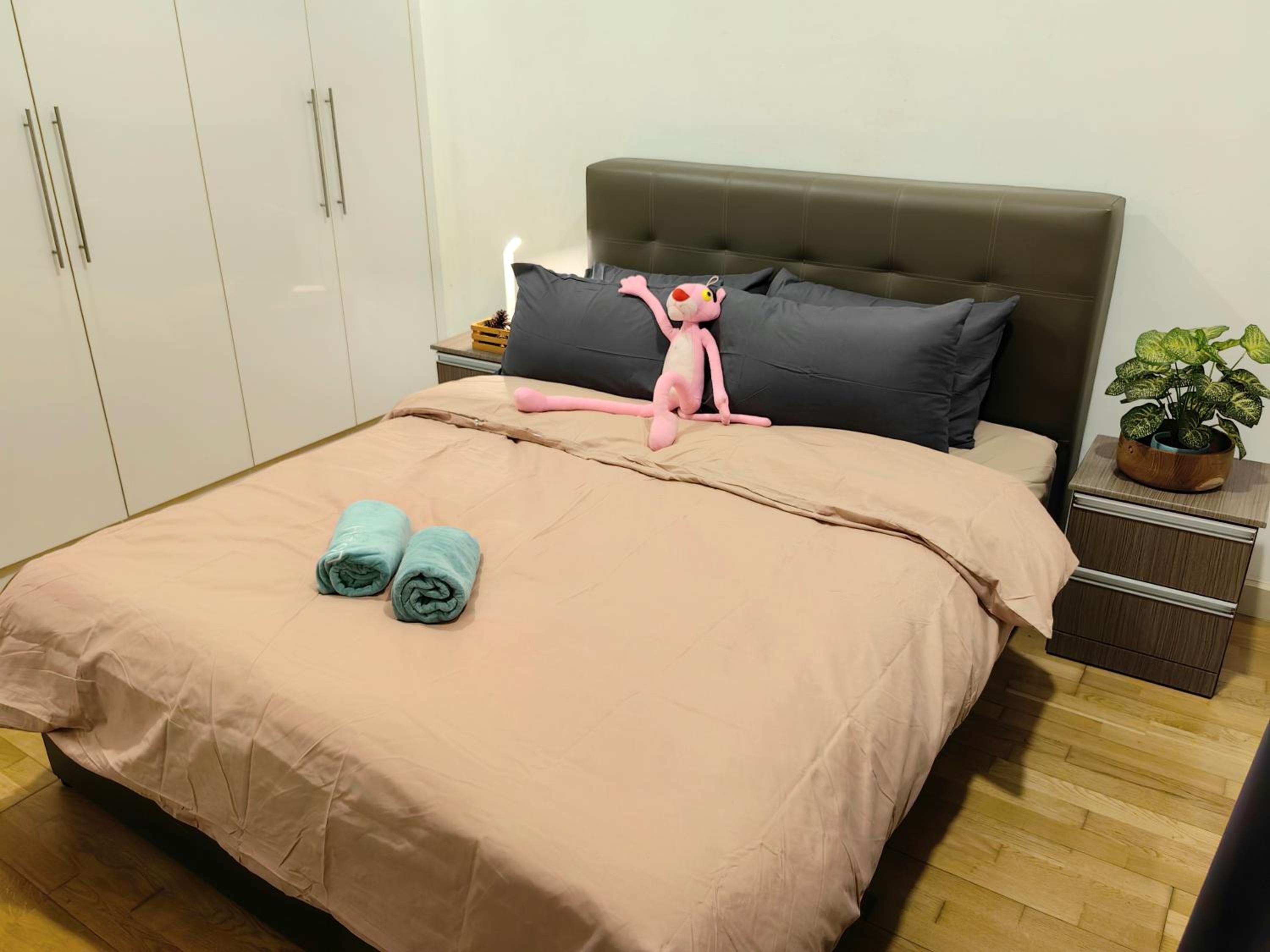 19 Suasana Bukit Ceylon KLCC Bukit Bintang 12 pax 3R2B