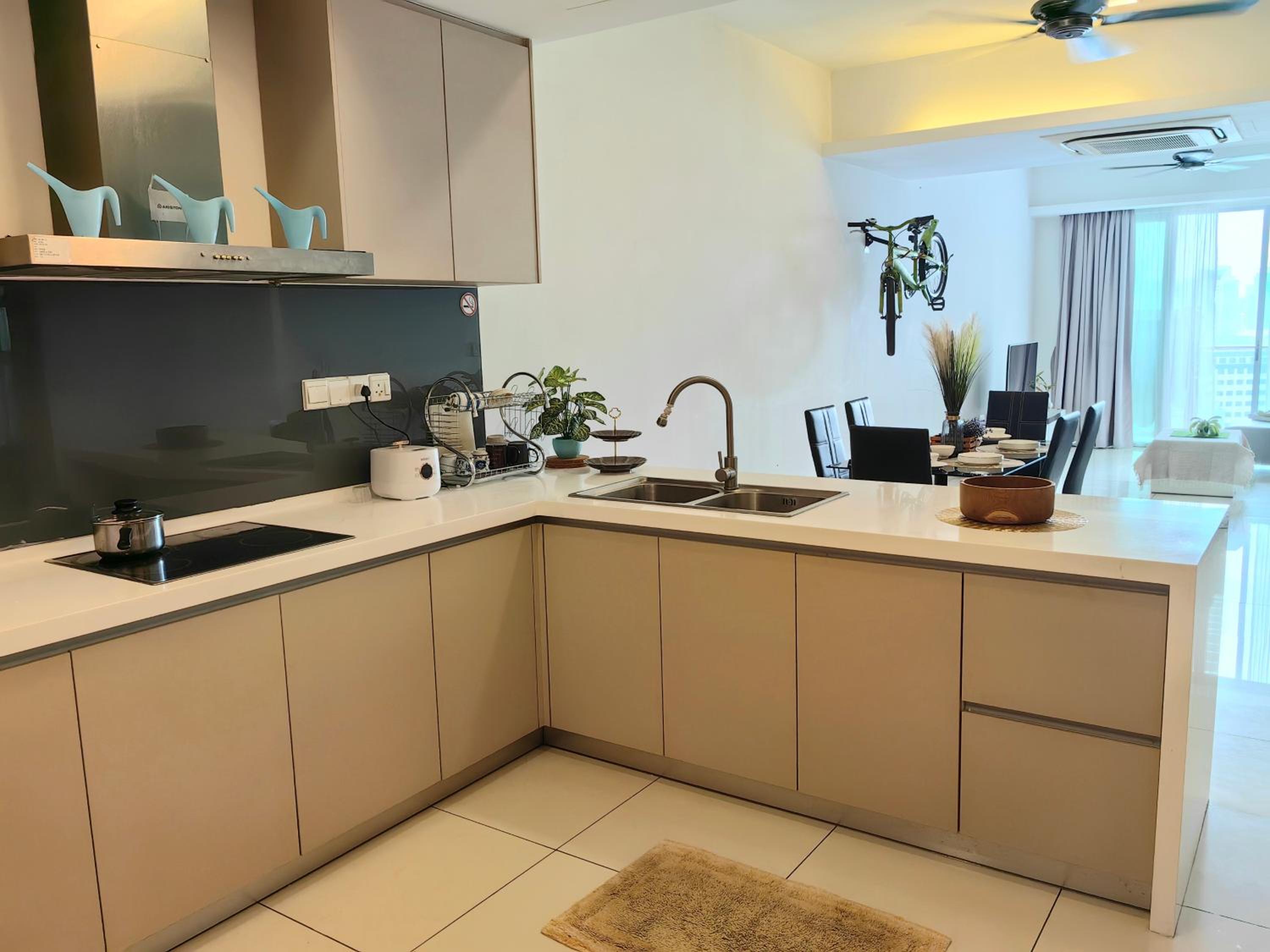 19 Suasana Bukit Ceylon KLCC Bukit Bintang 12 pax 3R2B