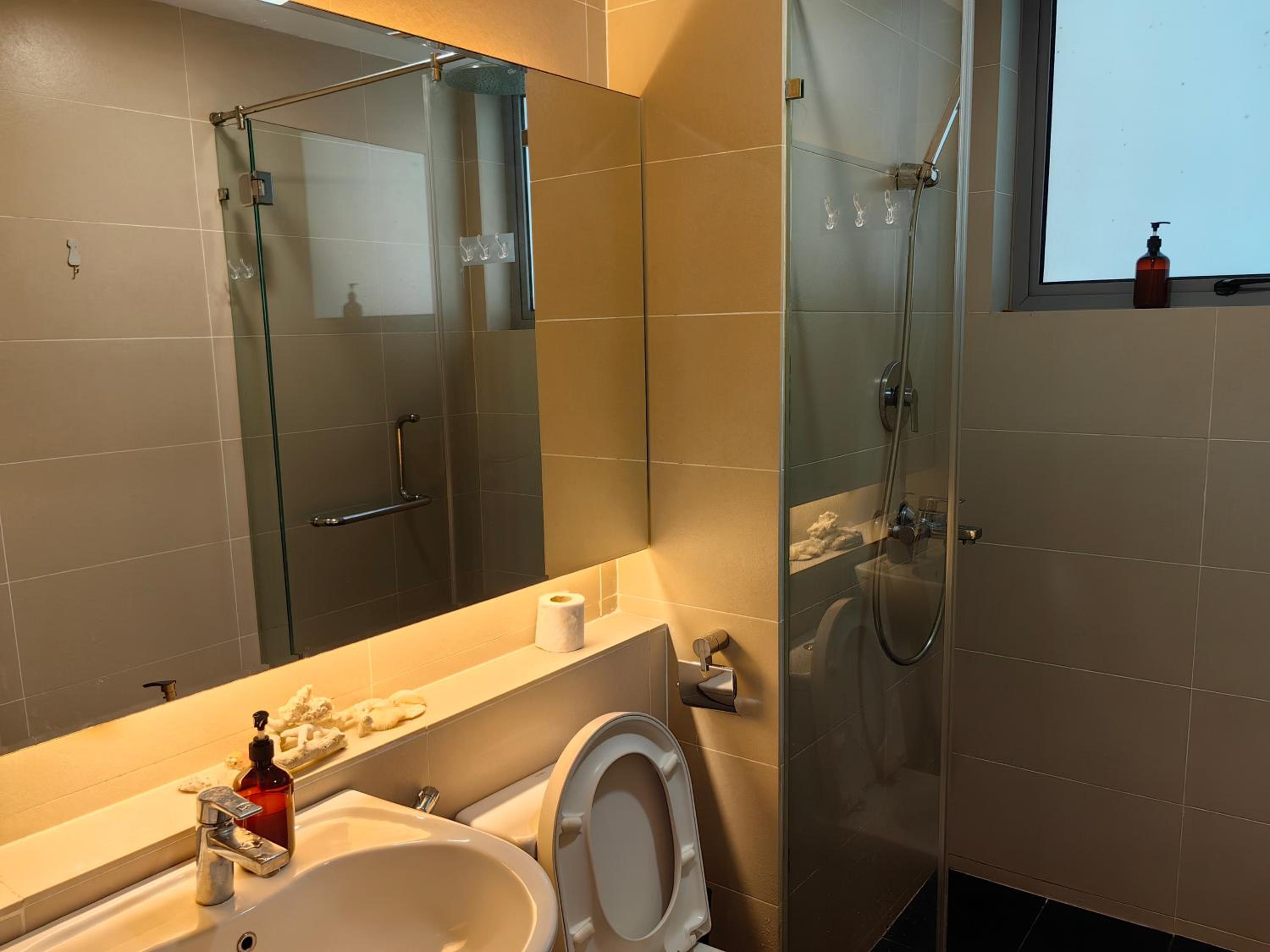 19 Suasana Bukit Ceylon KLCC Bukit Bintang 12 pax 3R2B