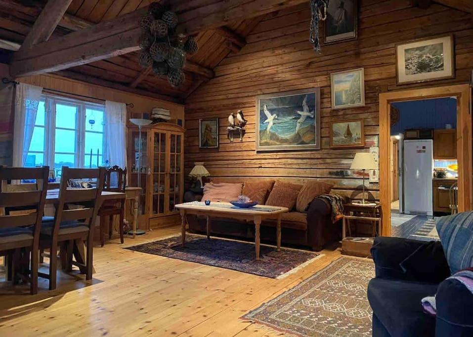 Arctic Fishermans Lodge- SAUNA included view 2