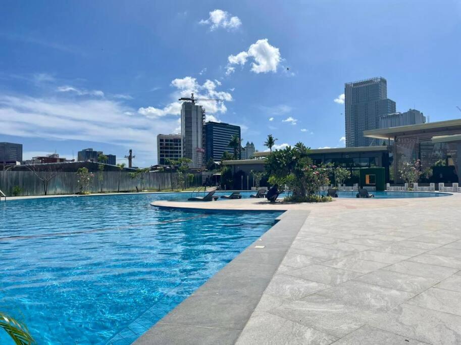 Spacious and stunning condo at the heart of Cebu view 2