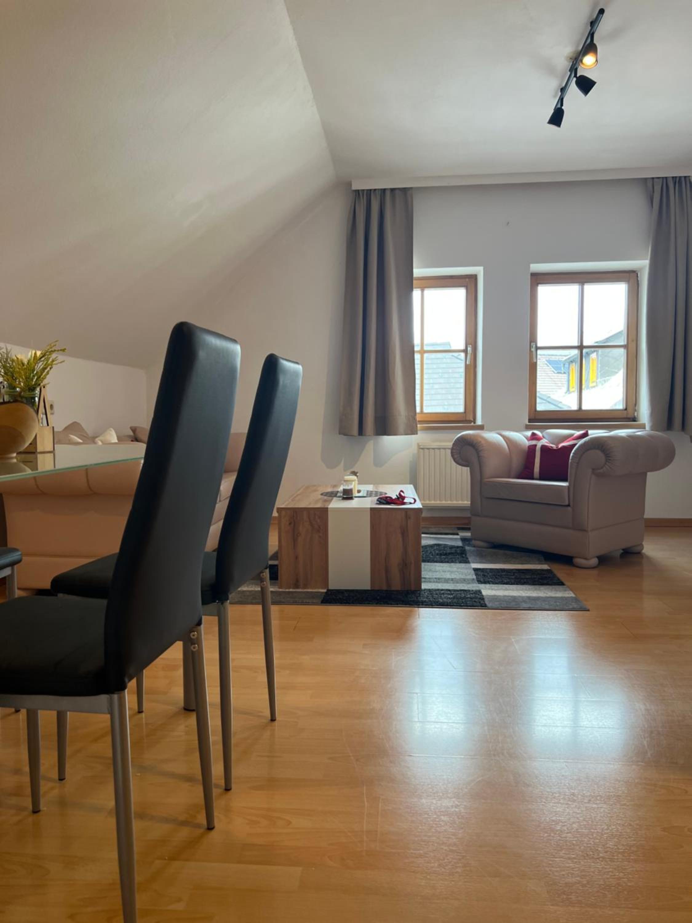 HILLSIDE HOME in the heart of Tamsweg, perfect retreat for a cozy stay in the Valley