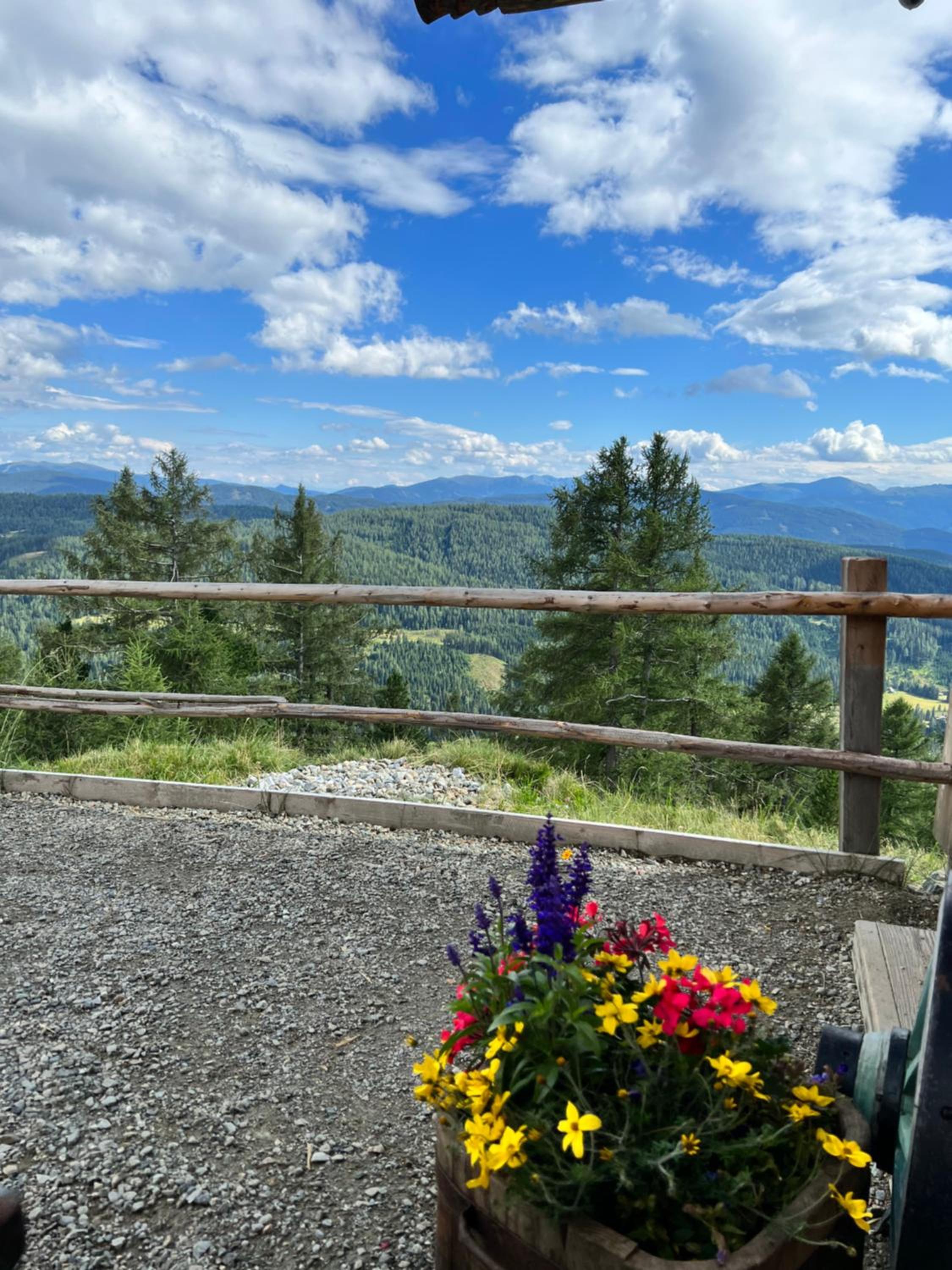 HILLSIDE HOME in the heart of Tamsweg, perfect retreat for a cozy stay in the Valley