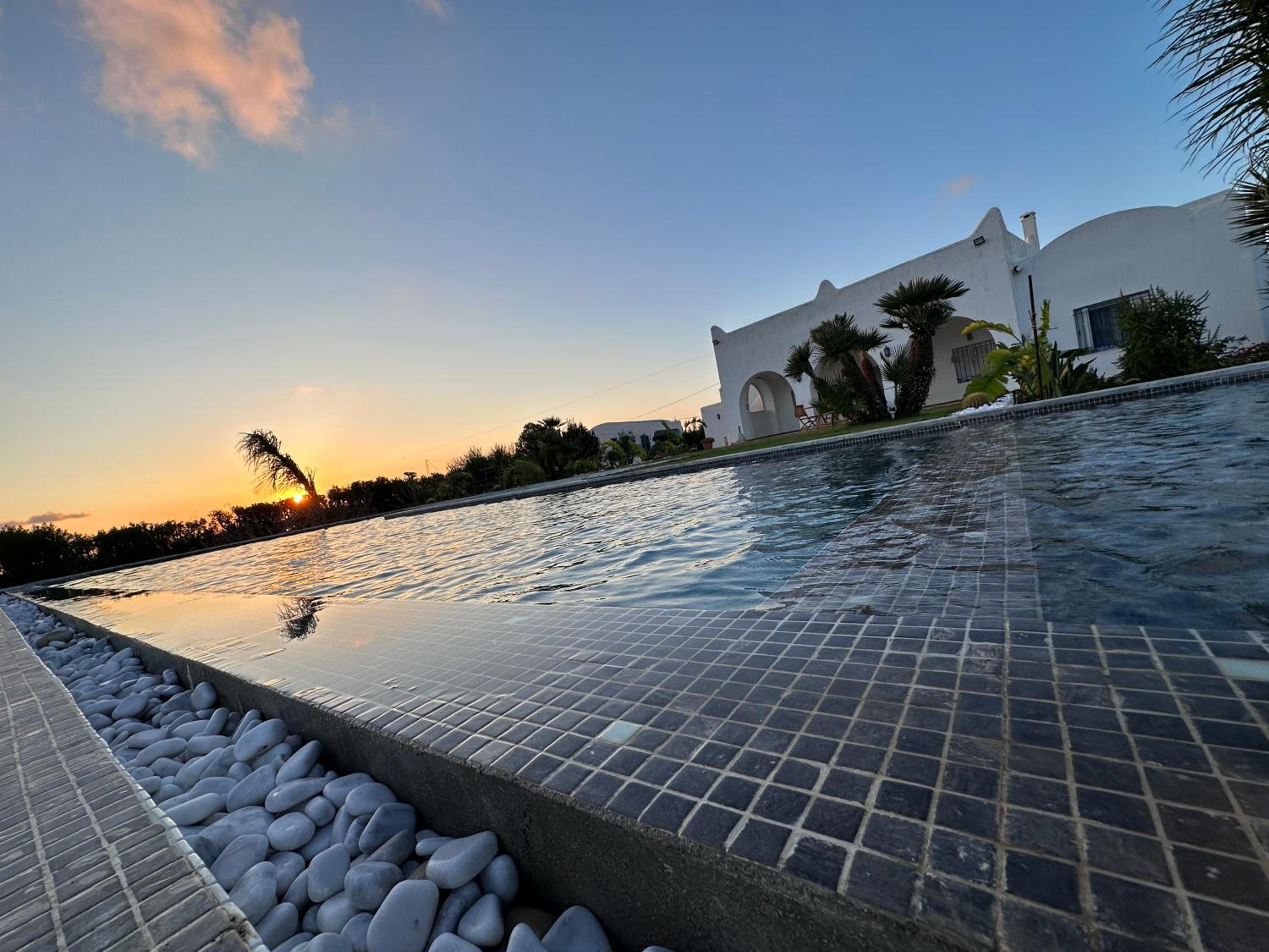 Villa viewpoint infinity pool jardin aucun vis-à-vis