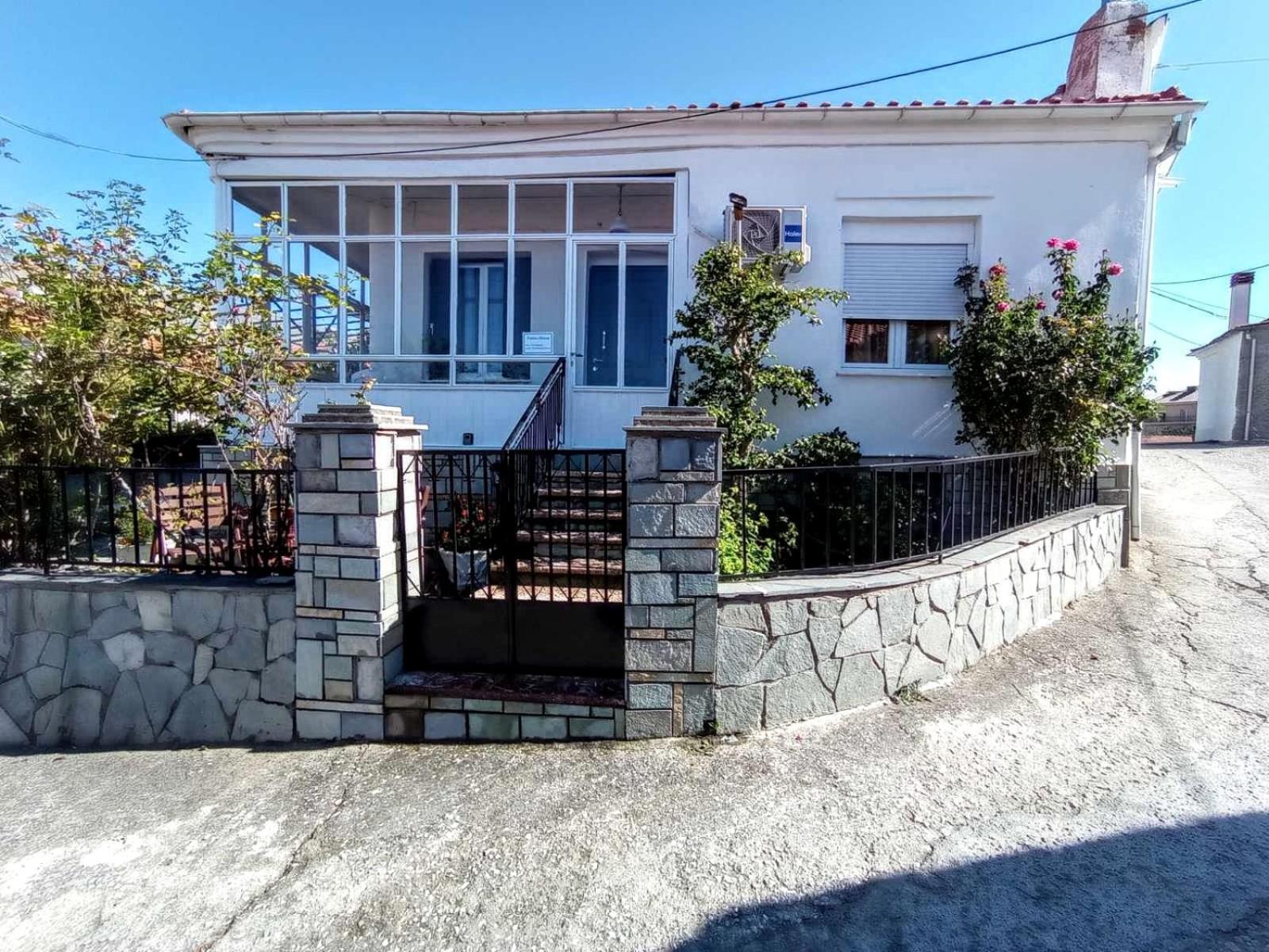 Tanias House
