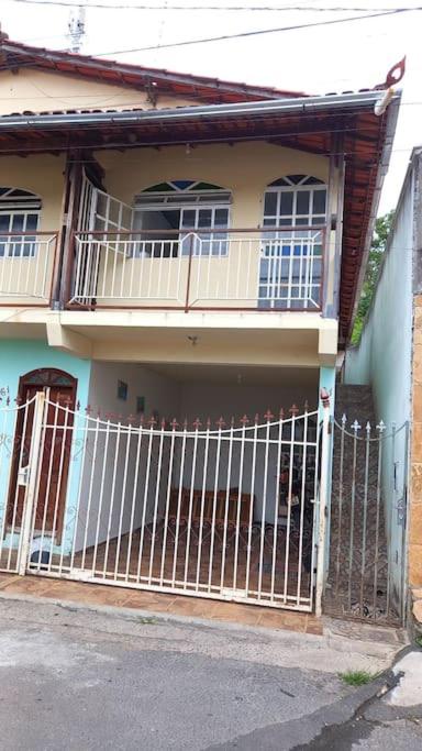 Casa tranquila e boa localização