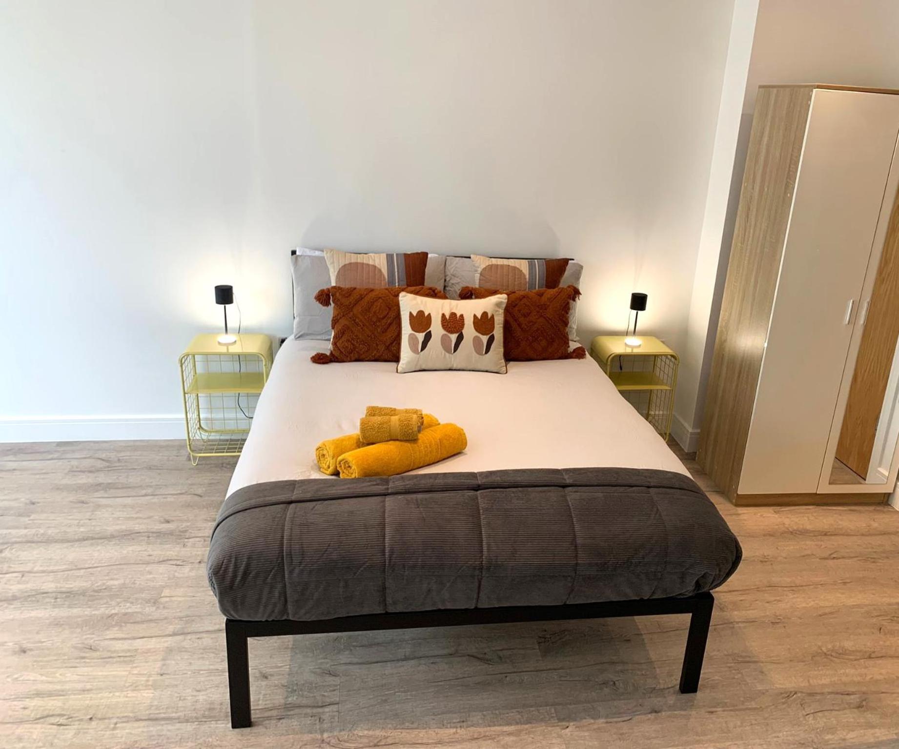 Modern Studio Flat near Highbury & Islington station
