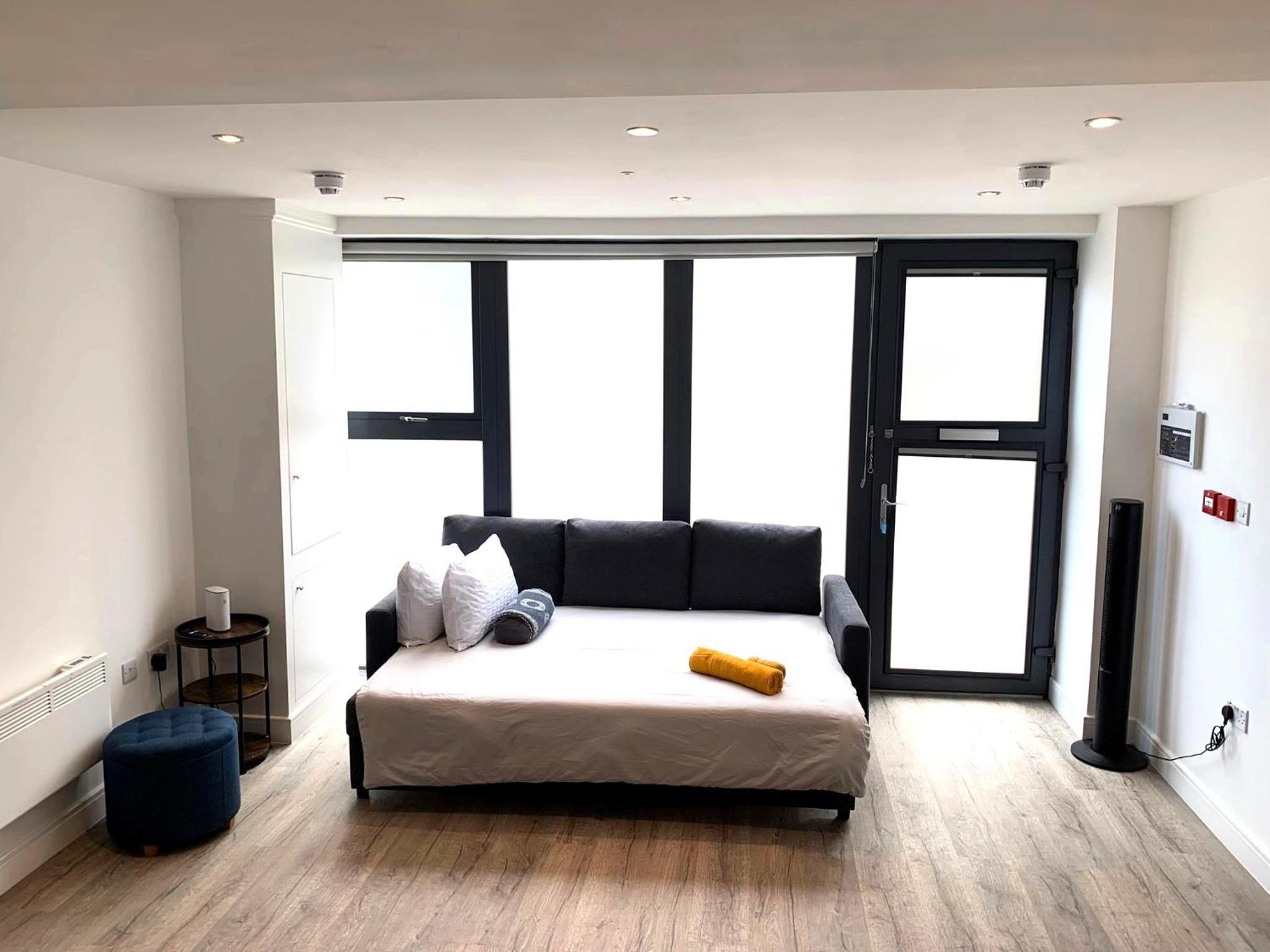 Modern Studio Flat near Highbury & Islington station