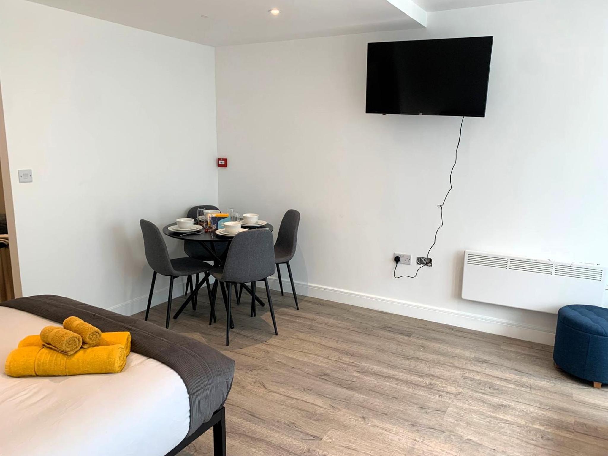 Modern Studio Flat near Highbury & Islington station