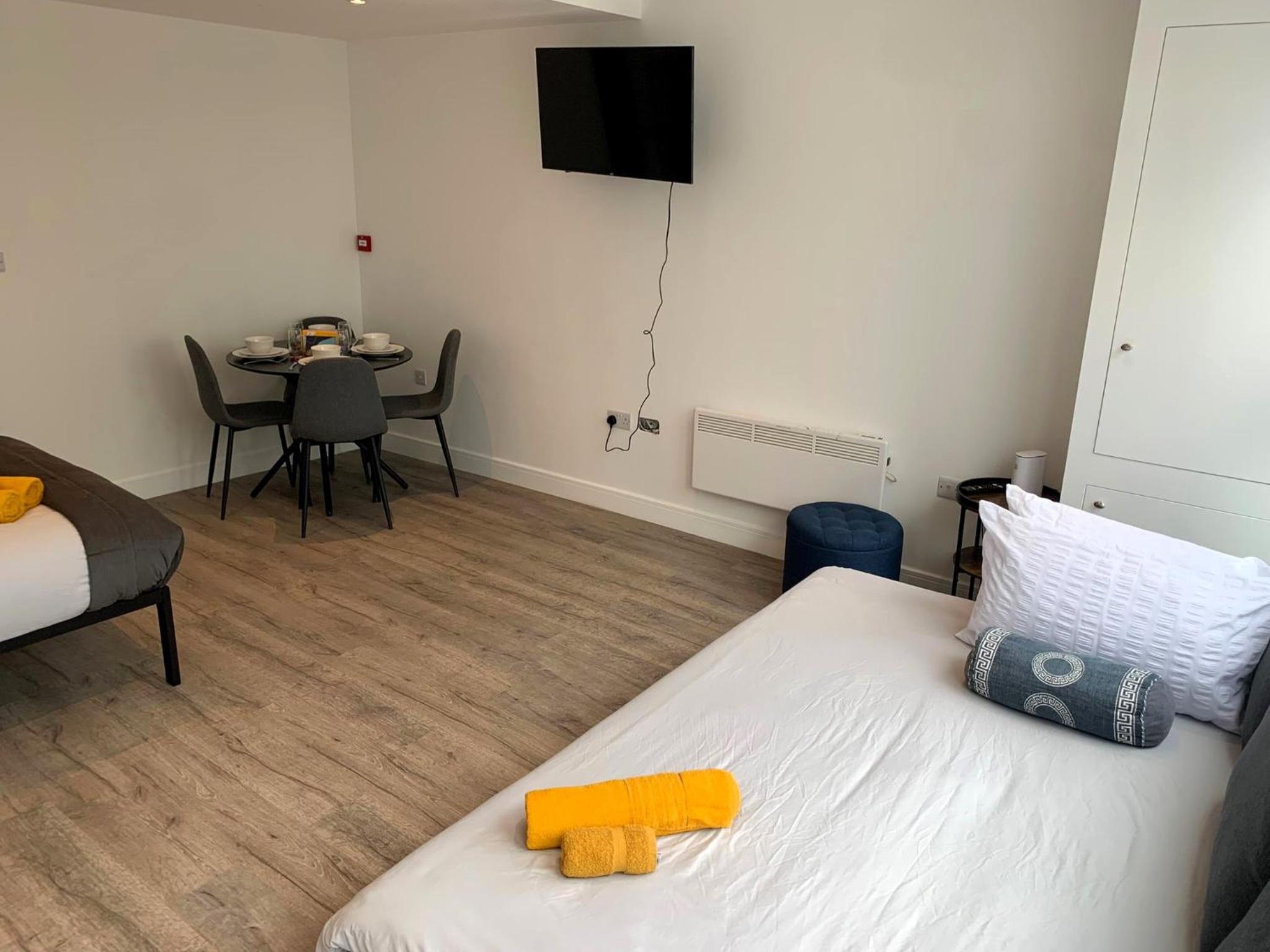 Modern Studio Flat near Highbury & Islington station