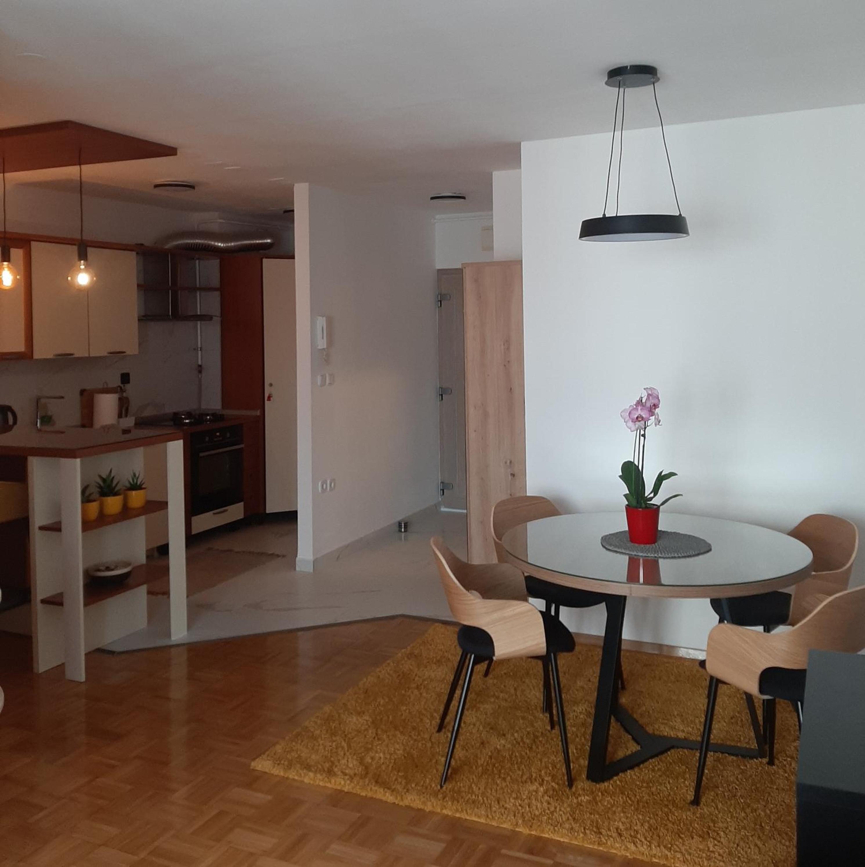Apartment Relax with infrared Sunshower
