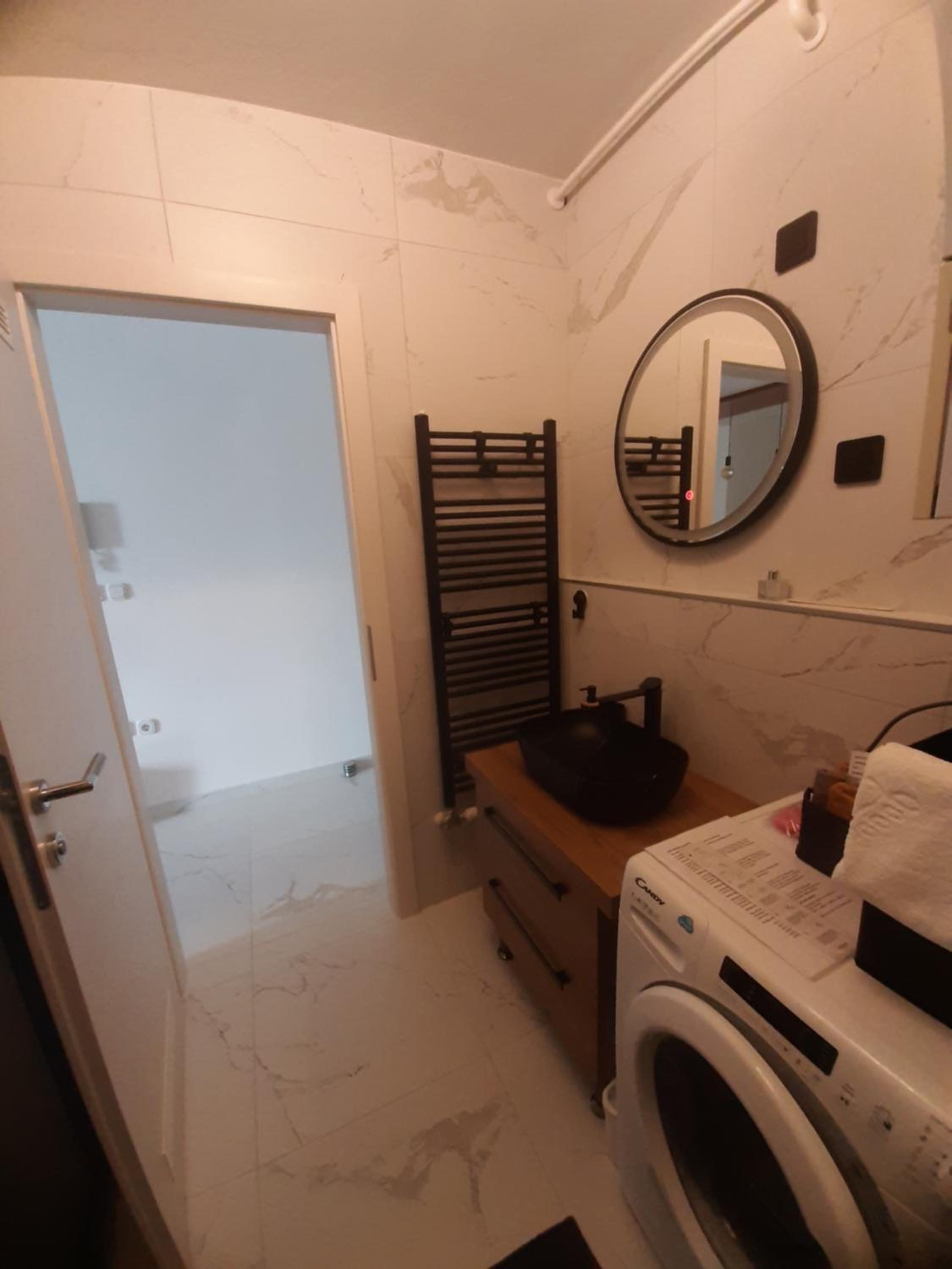 Apartment Relax with infrared Sunshower