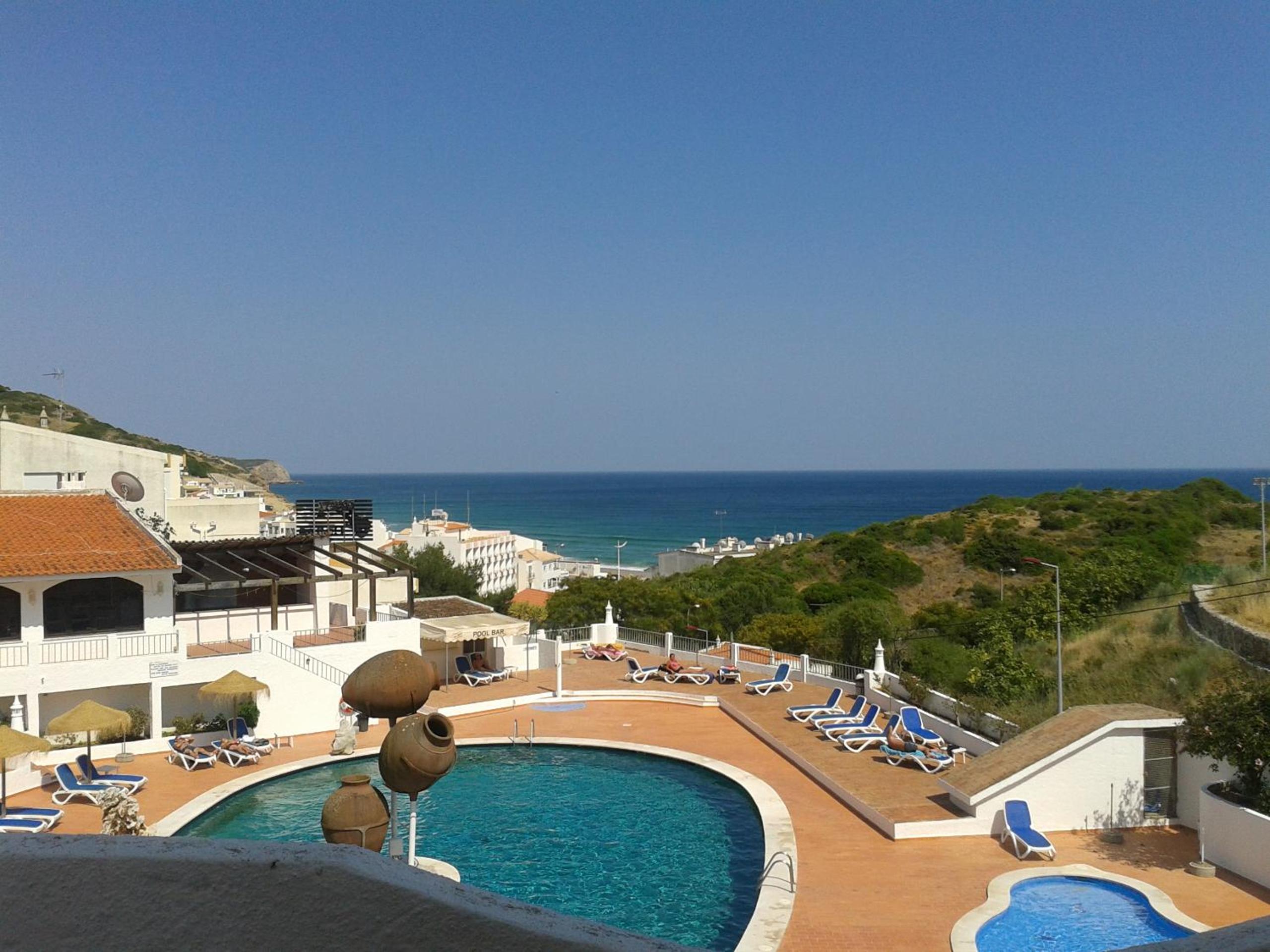 Apartamentos Salema Praia Club
