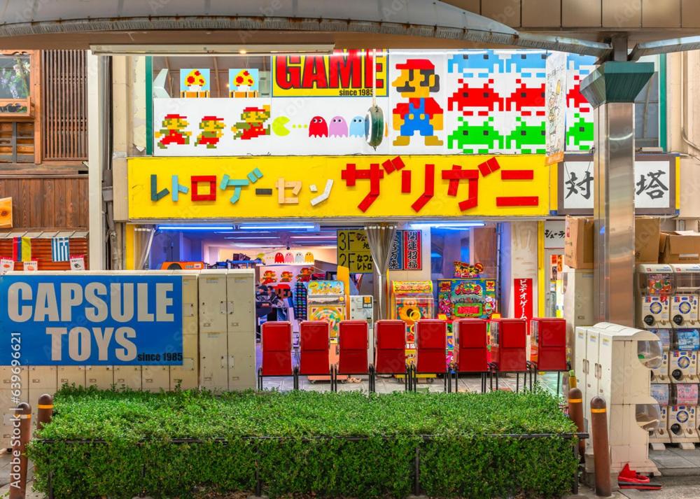 WuTong-40 minutes direct to Kansai Airport and 5 minute walk to JR or subway or Nankai line and 1 minute to Tsutenkaku the landmark of Osaka and Many Japan