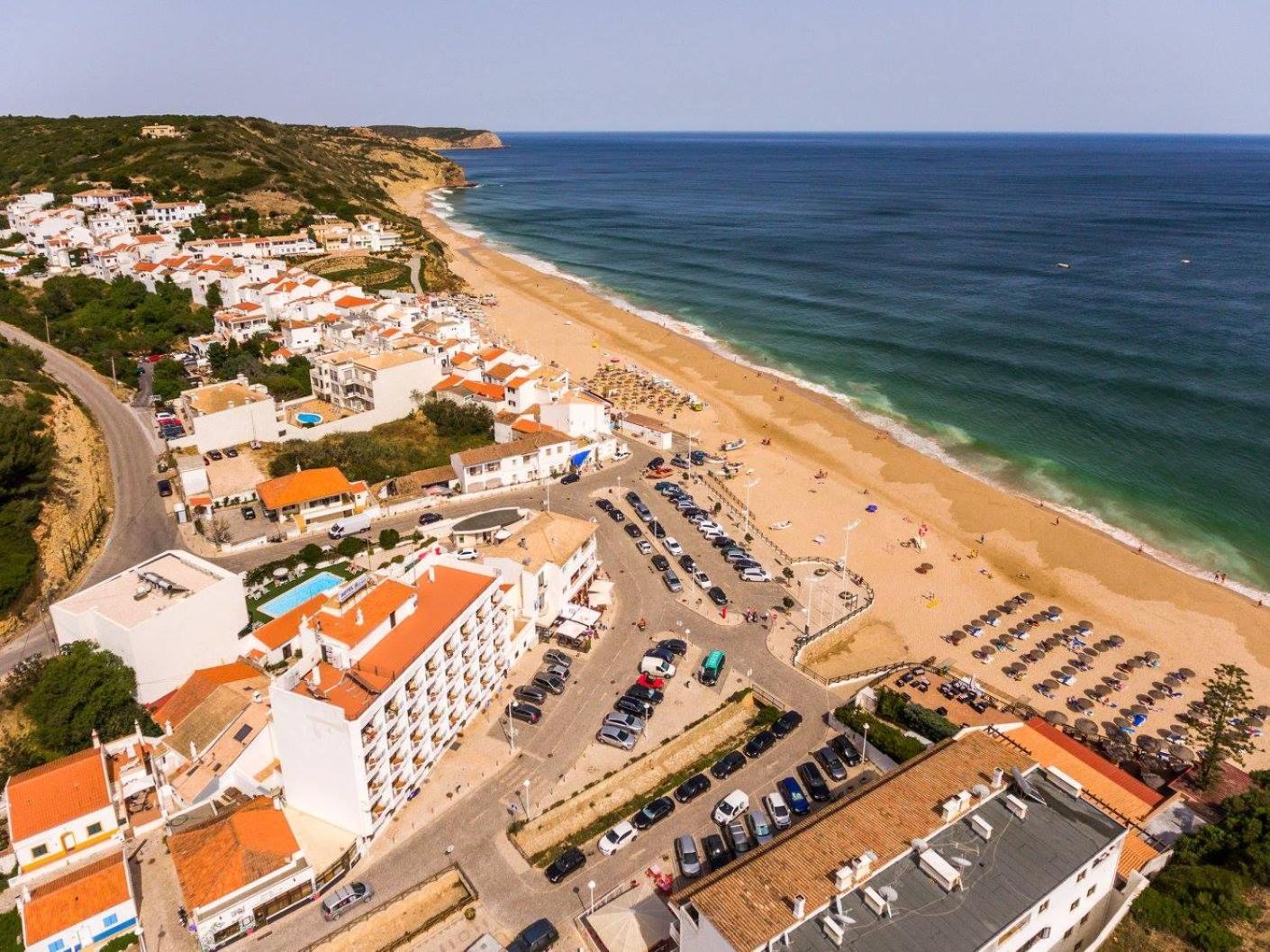 Apartamentos Salema Praia Club