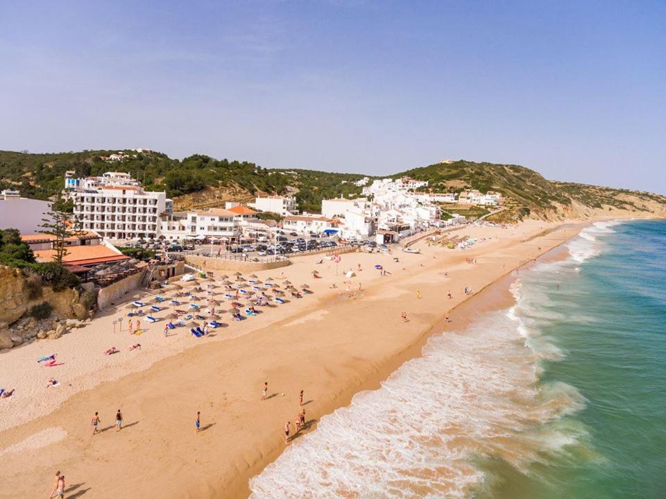 Apartamentos Salema Praia Club
