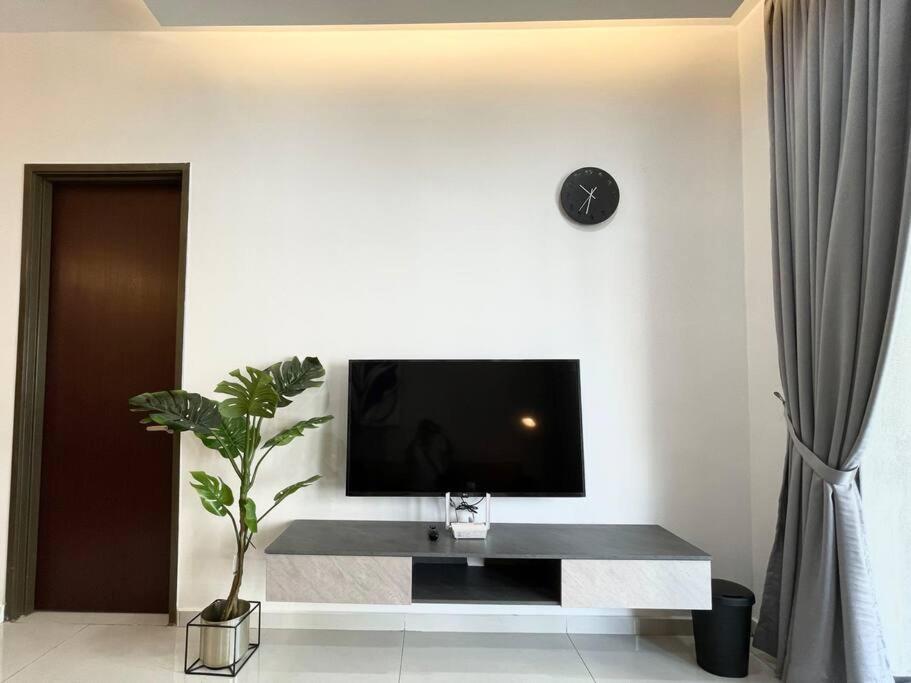 Simple Seaview Near CIQ Johor Bahru 2B2B