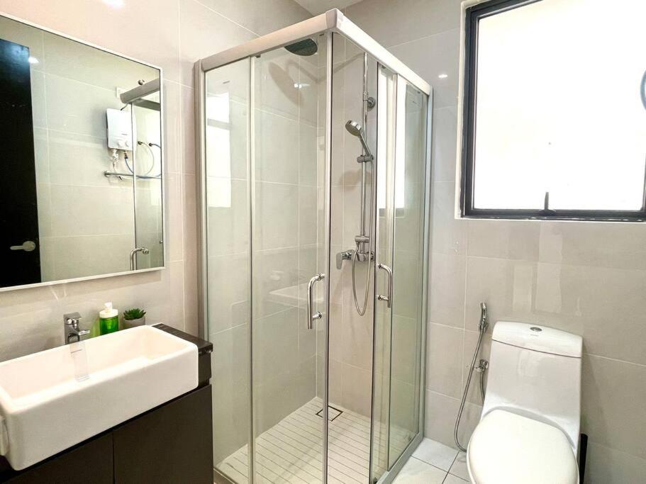 Simple Seaview Near CIQ Johor Bahru 2B2B