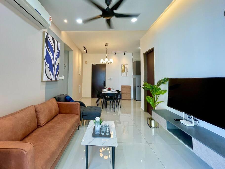 Simple Seaview Near CIQ Johor Bahru 2B2B