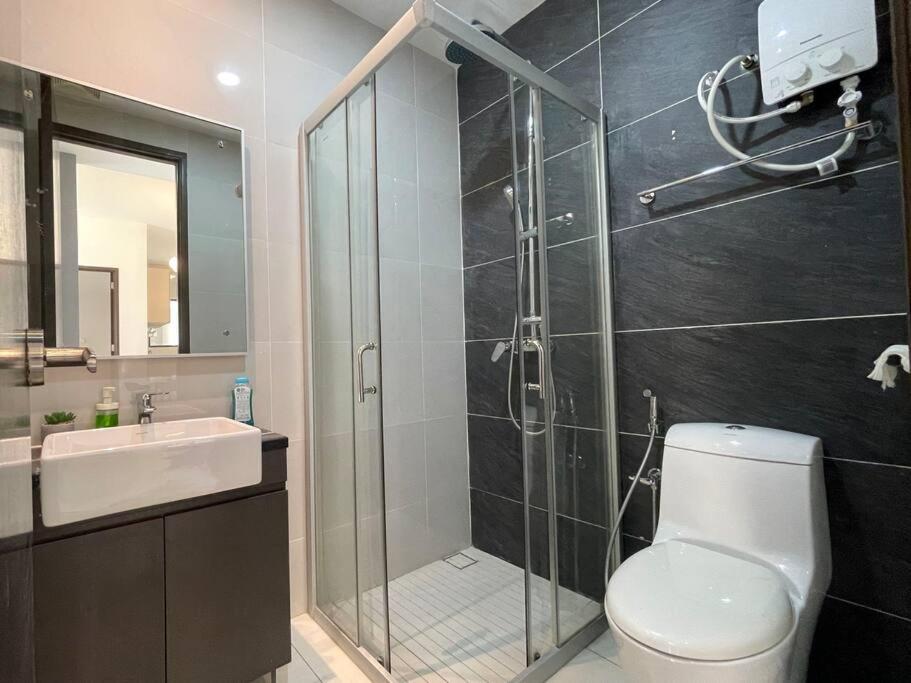 Simple Seaview Near CIQ Johor Bahru 2B2B