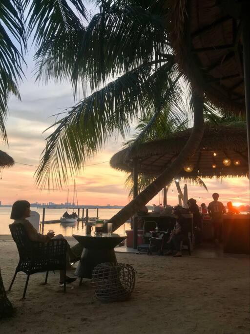 Simple Seaview Near CIQ Johor Bahru 2B2B