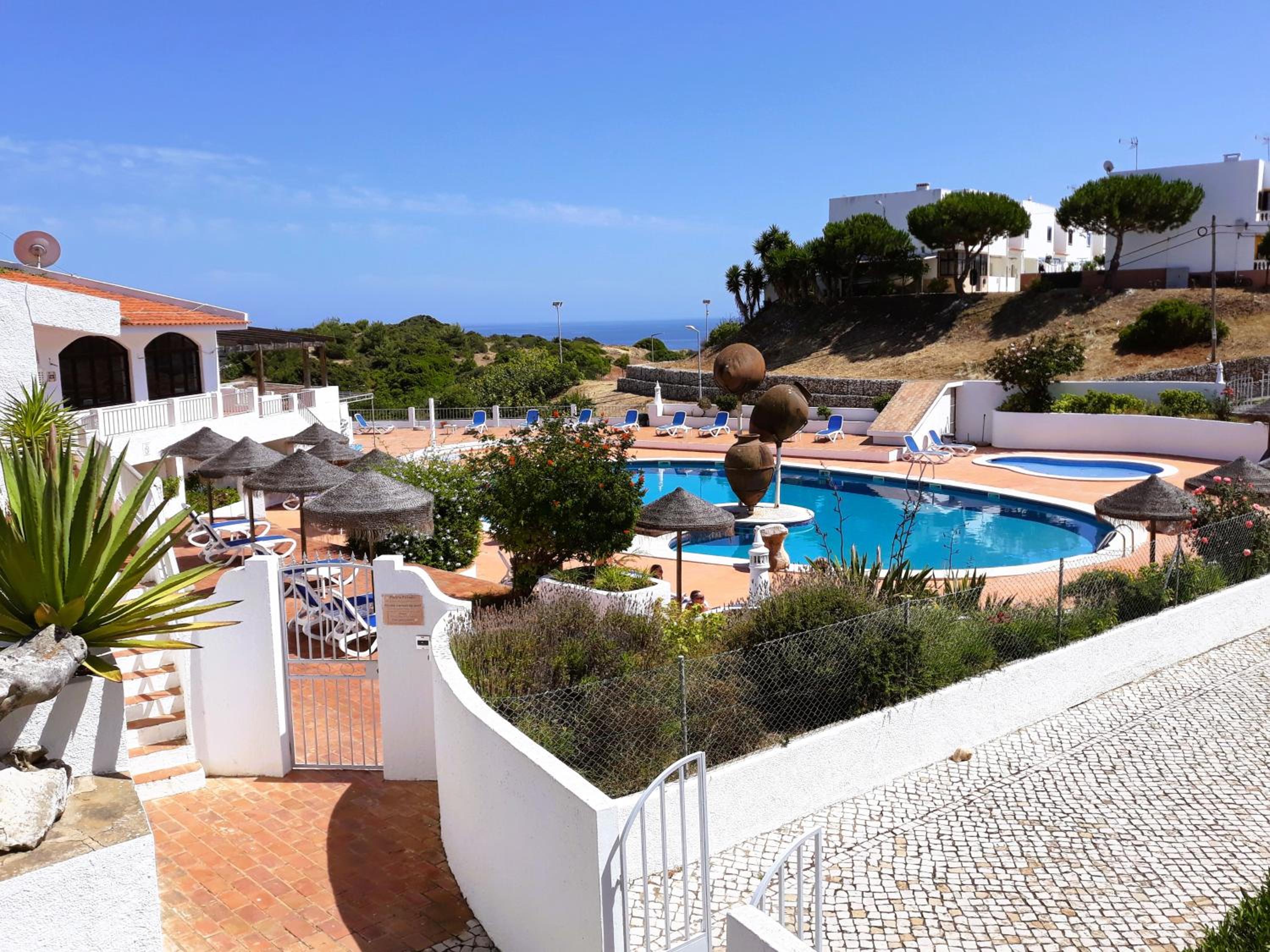 Apartamentos Salema Praia Club
