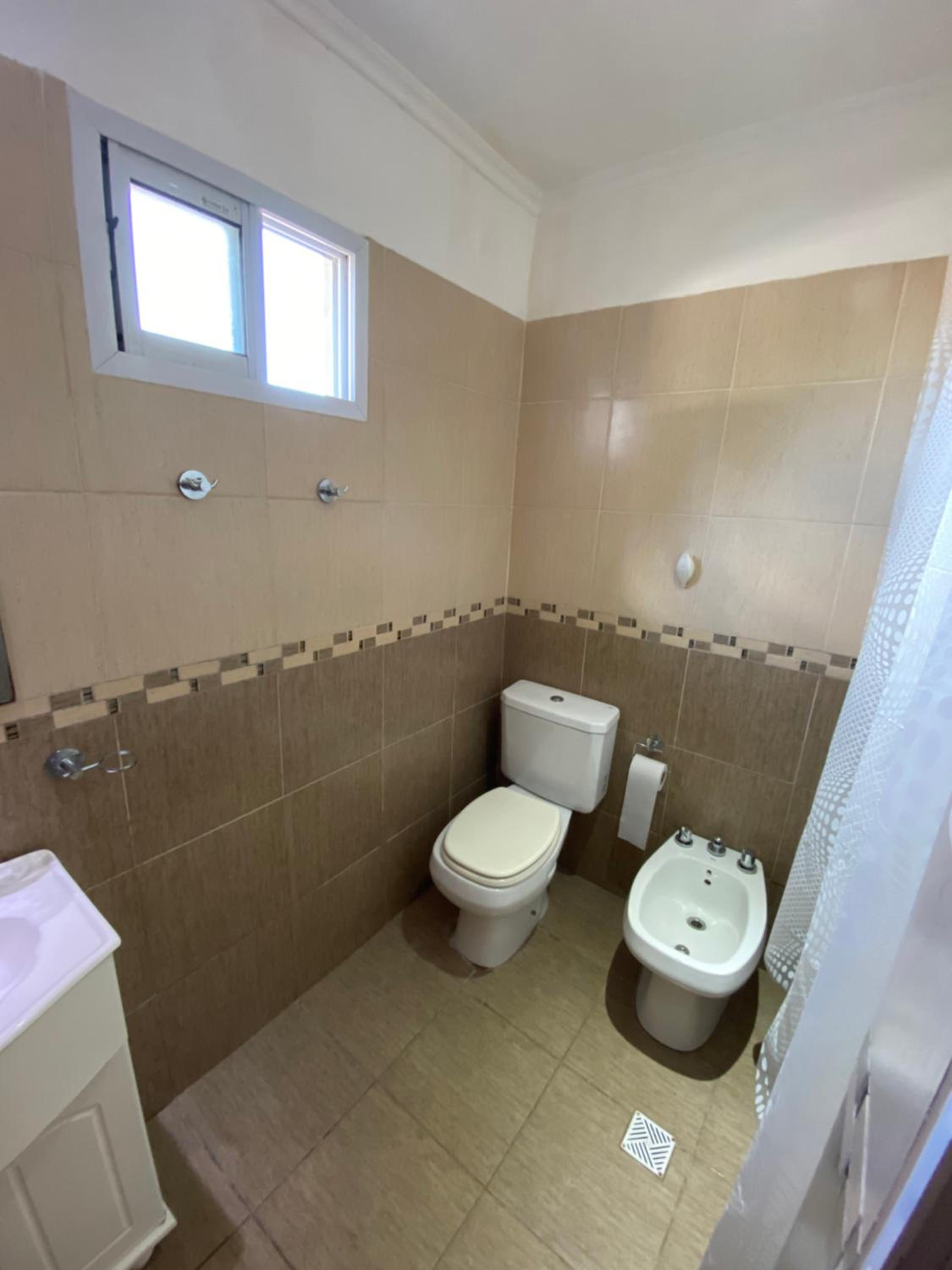 Departamento céntrico con cochera, tarifa en USD