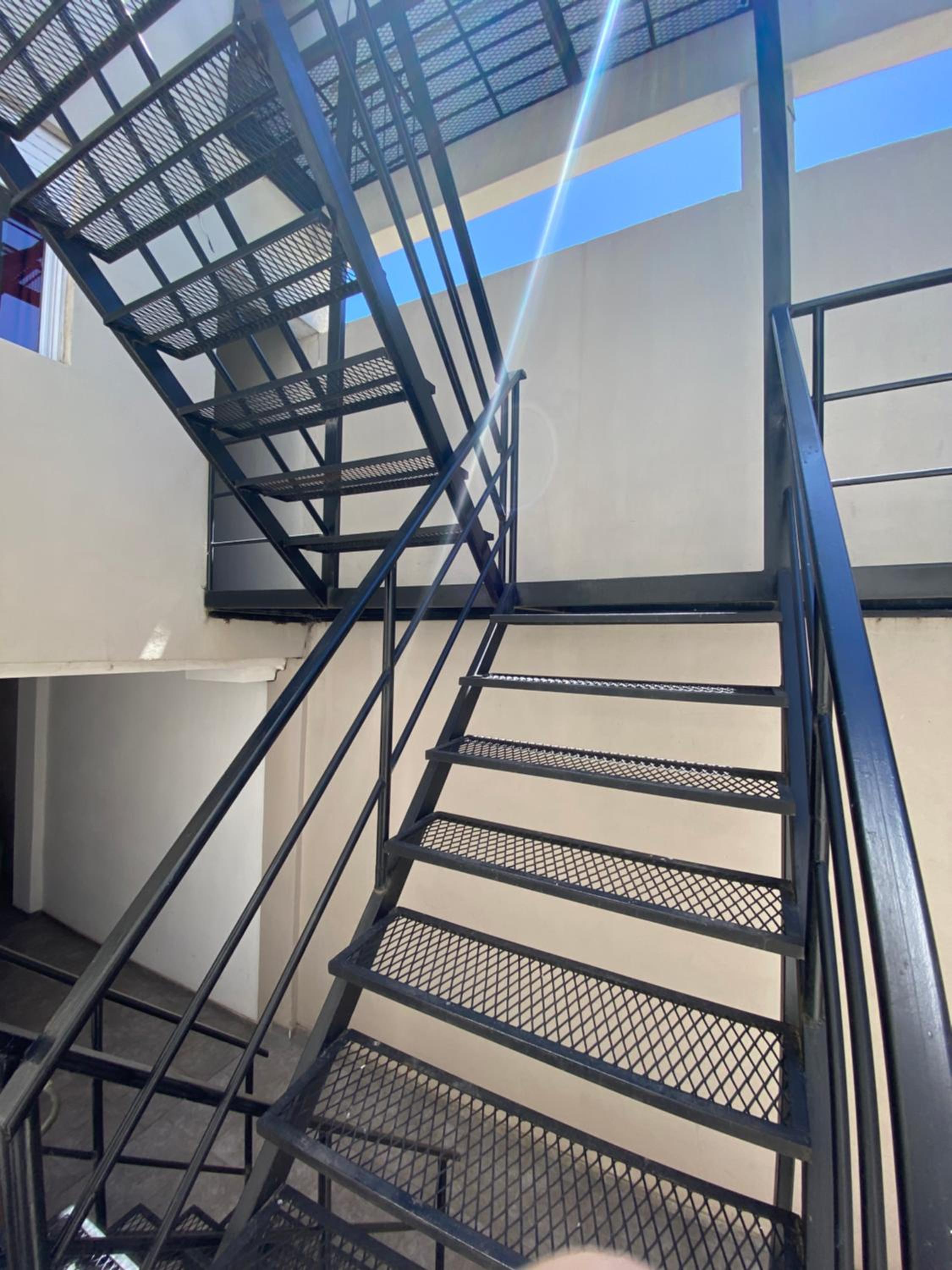 Departamento céntrico con cochera, tarifa en USD
