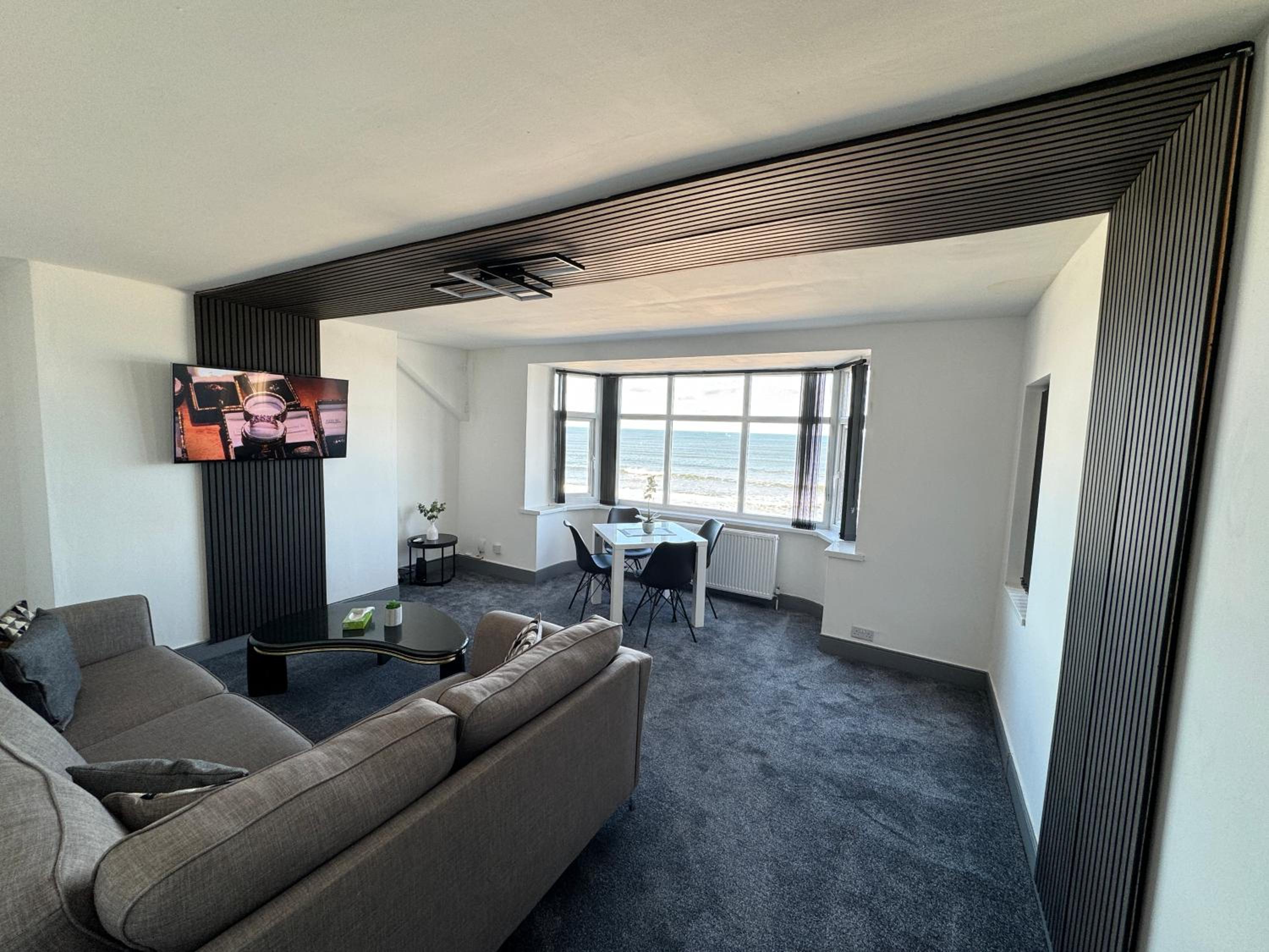 Seaviews Apartment 1, Whitley Bay Sea Front view 2