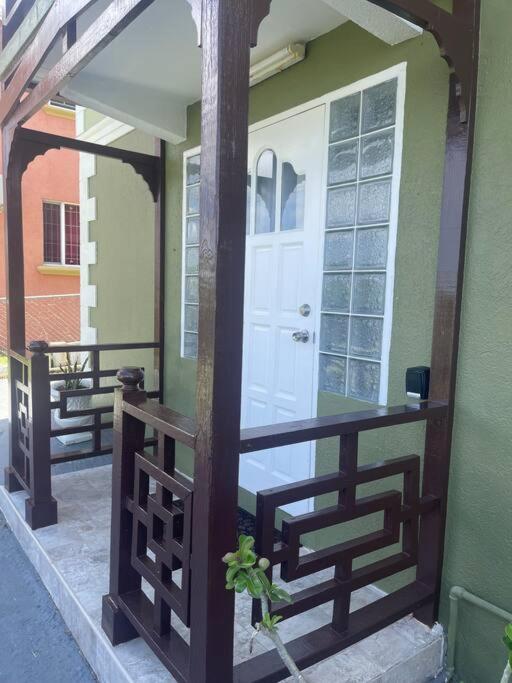 West View 2- modern & central apartment