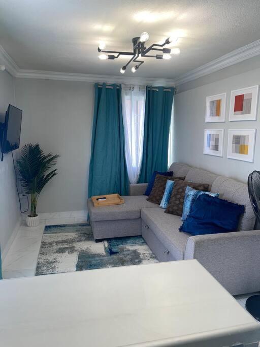 West View 2- modern & central apartment