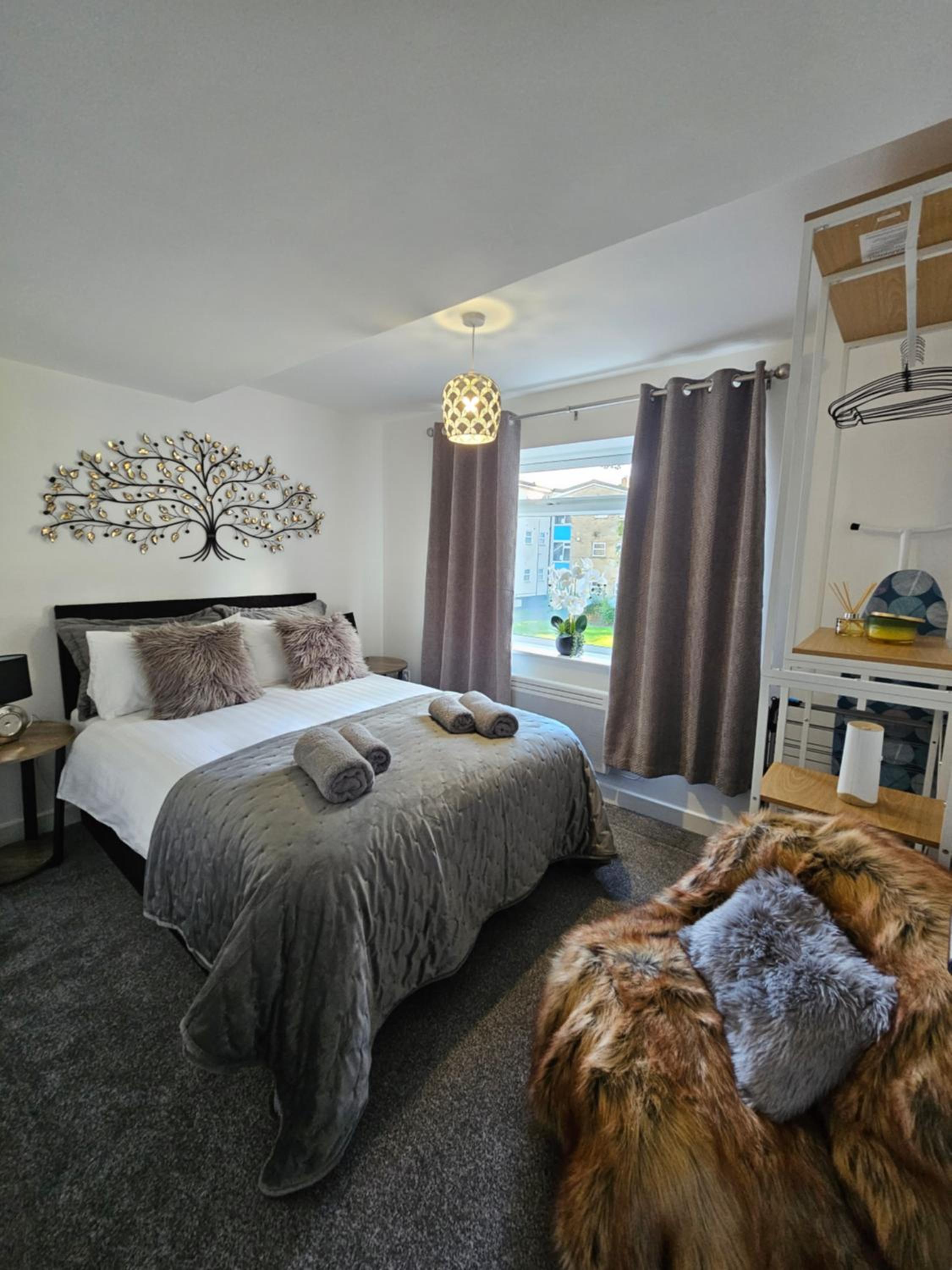 Luxury one bedroom maisonette with extra connected bedroom in Stevenage centre