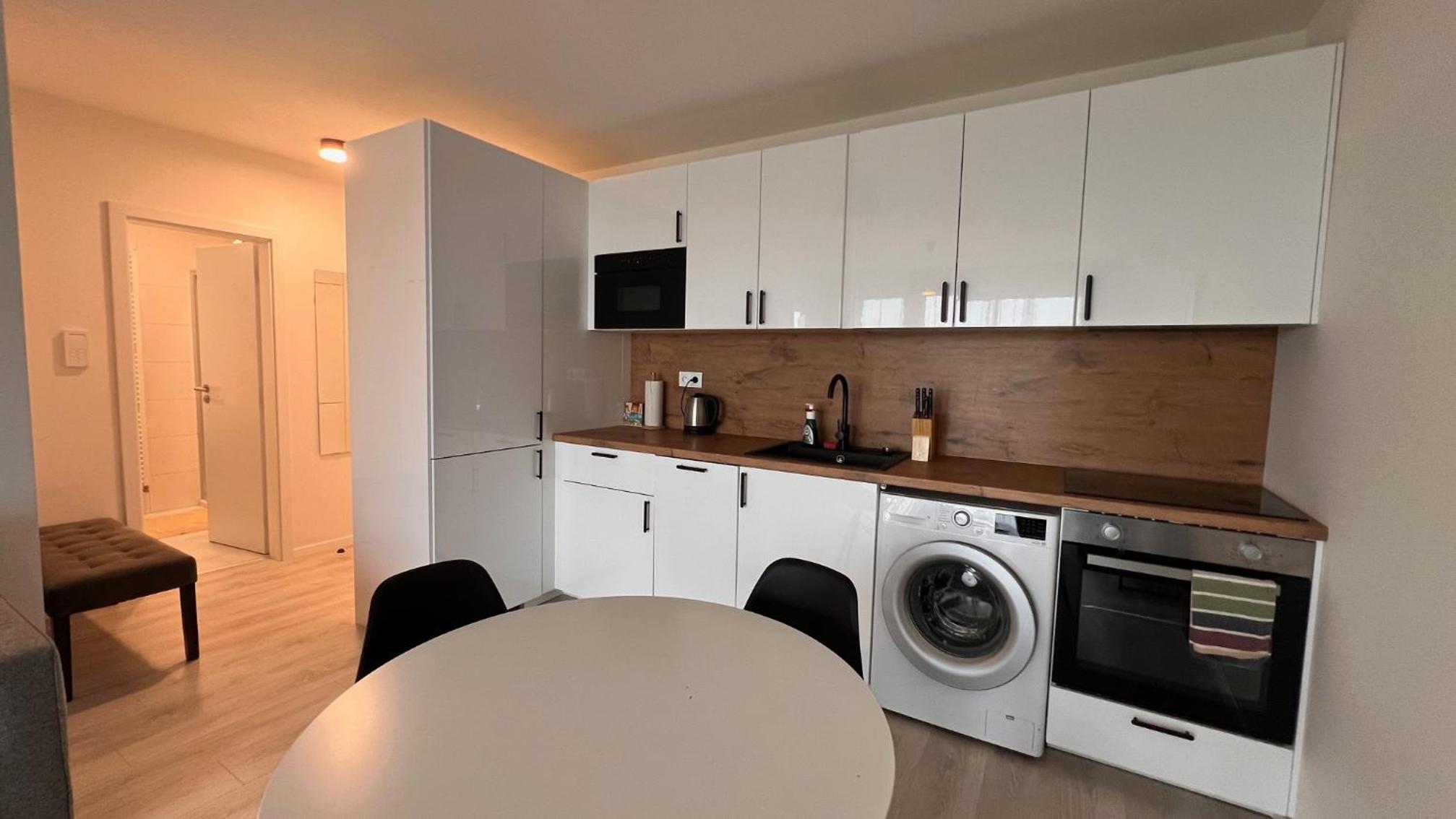 2 room Apartment with terrace, new building, 8BJ view 3