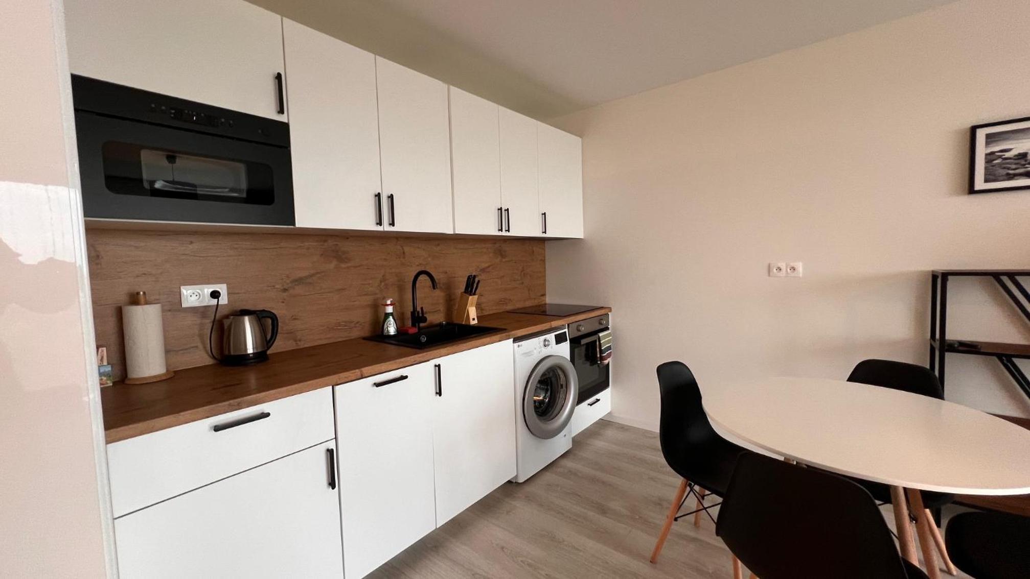2 room Apartment with terrace, new building, 8BJ view 2