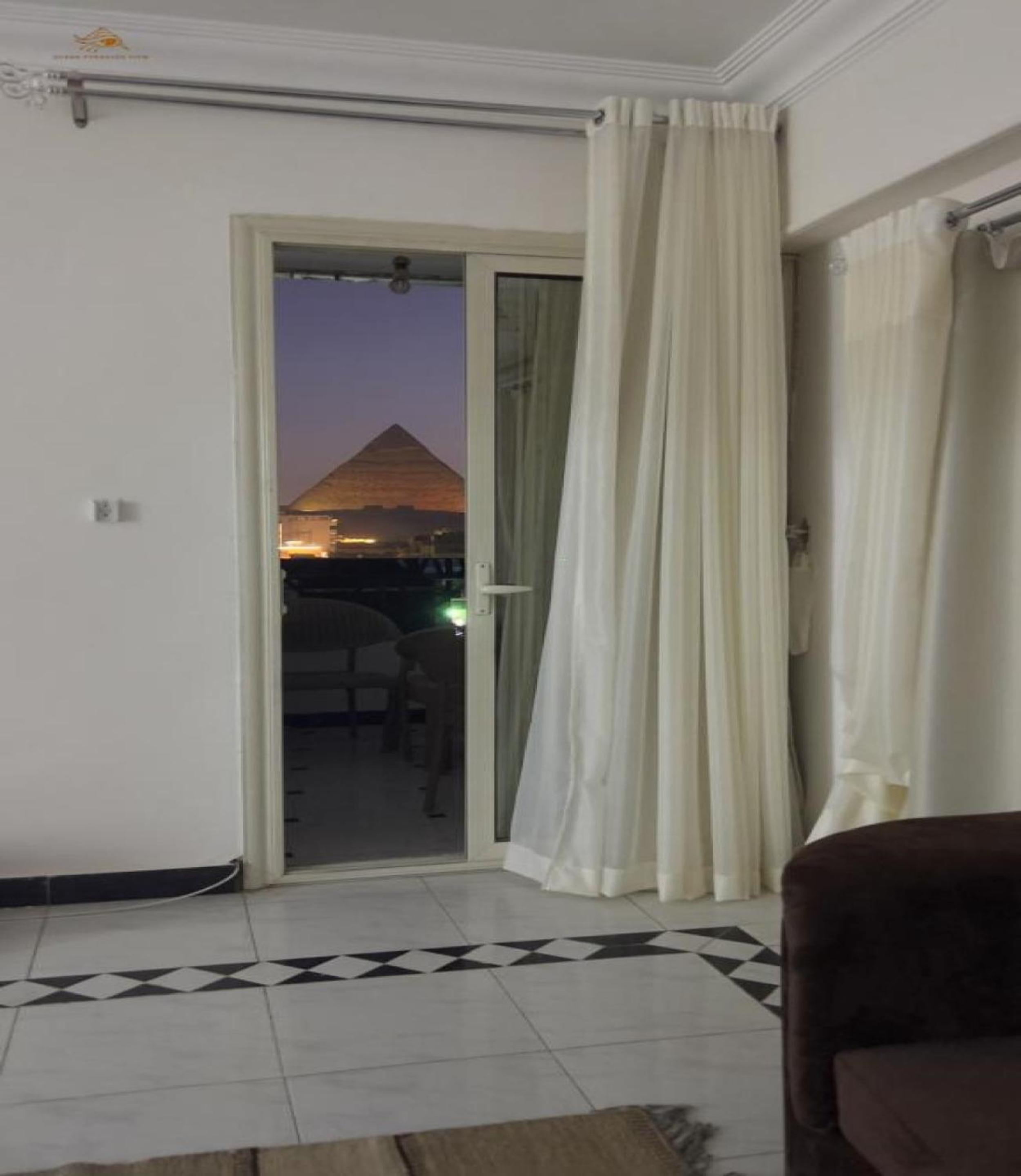Pyramids & Sphinx View Apartment