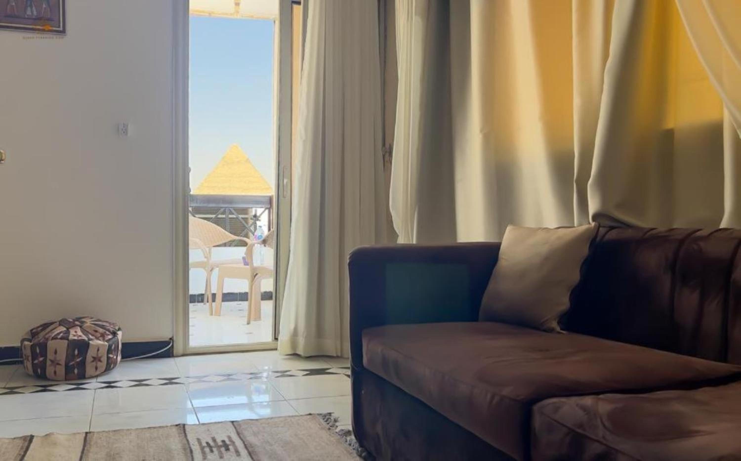 Pyramids & Sphinx View Apartment