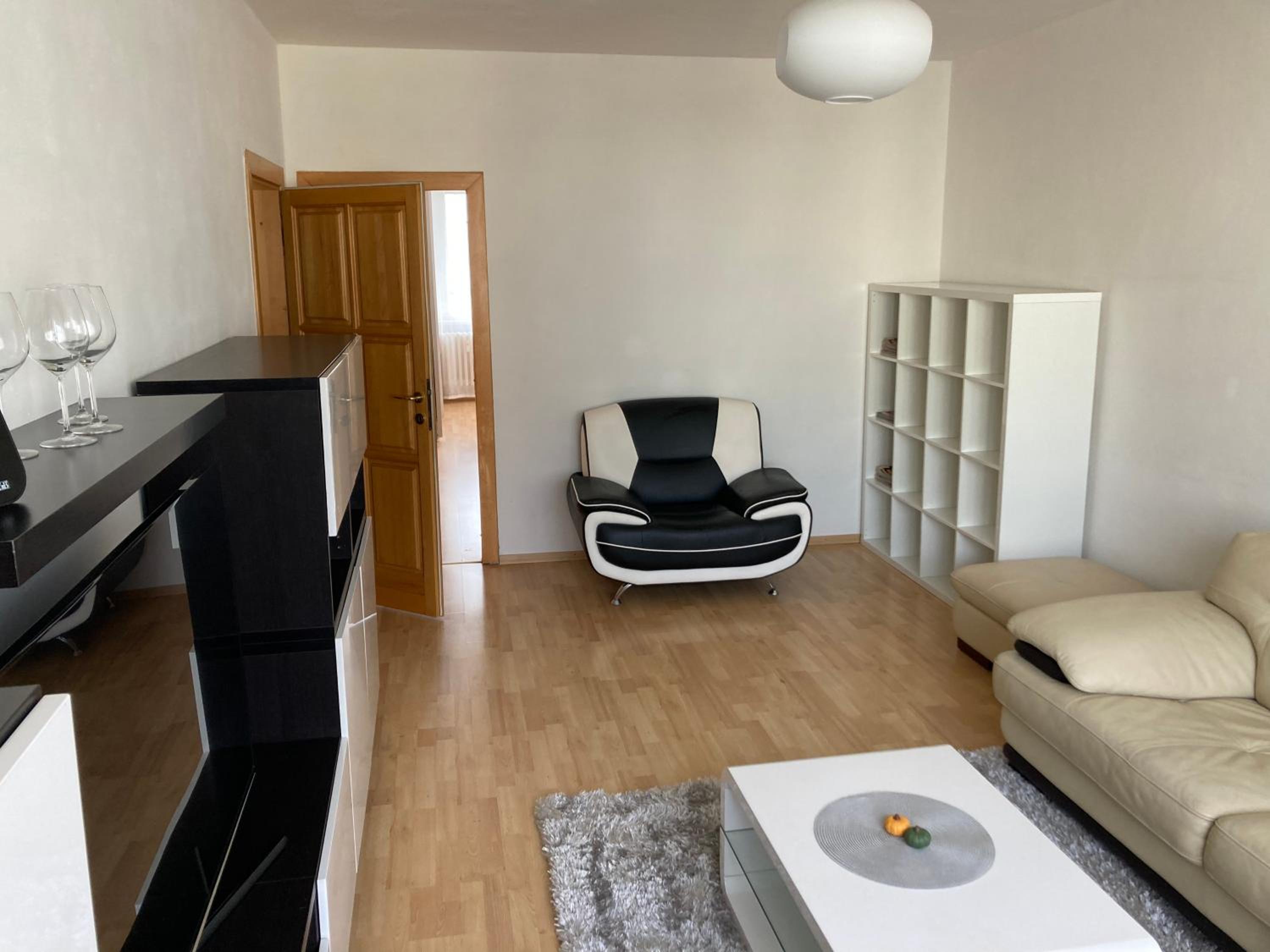 2 rooms apartment with balcony view 2