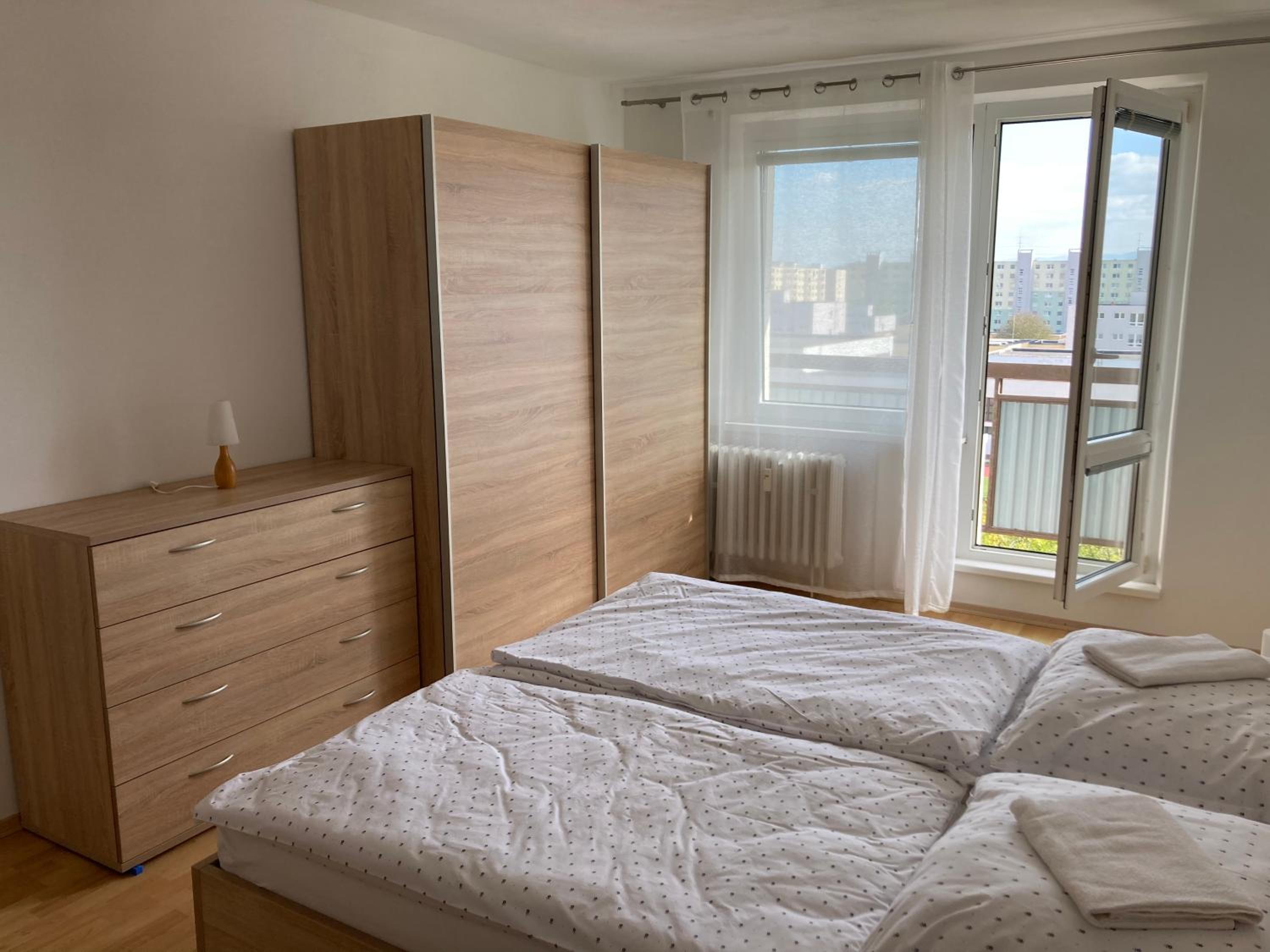 2 rooms apartment with balcony view 3