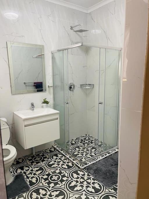 Central Gabs Oasis: 2BR-Retreat