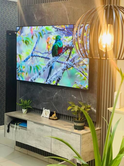 Central Gabs Oasis: 2BR-Retreat