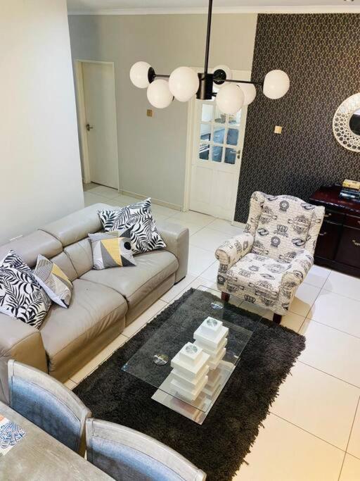 Central Gabs Oasis: 2BR-Retreat