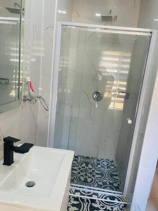 Central Gabs Oasis: 2BR-Retreat
